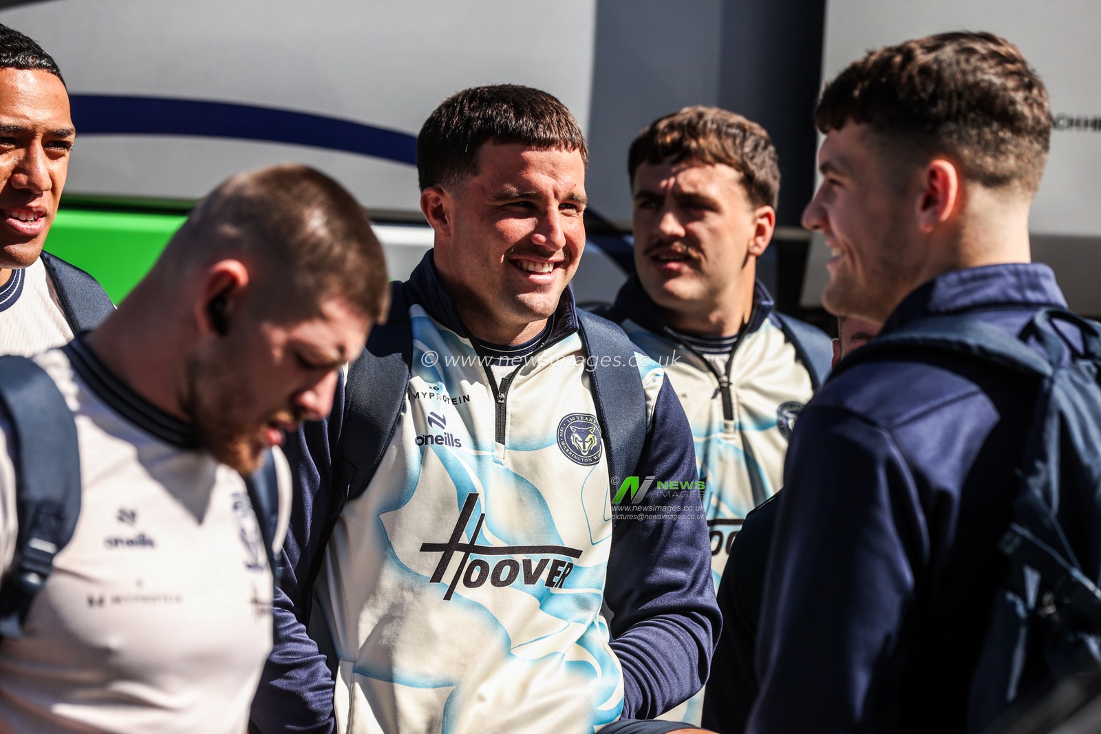 Josh Smith of Warrington Wolves arrives during the Betfred Super League round 26 match Wakefield Trinity vs Warrington Wolves at DIY Kitchens Stadium, Wakefield, United Kingdom on 05 September 2026

(Photo by Alfie Cosgrove/News Images)
