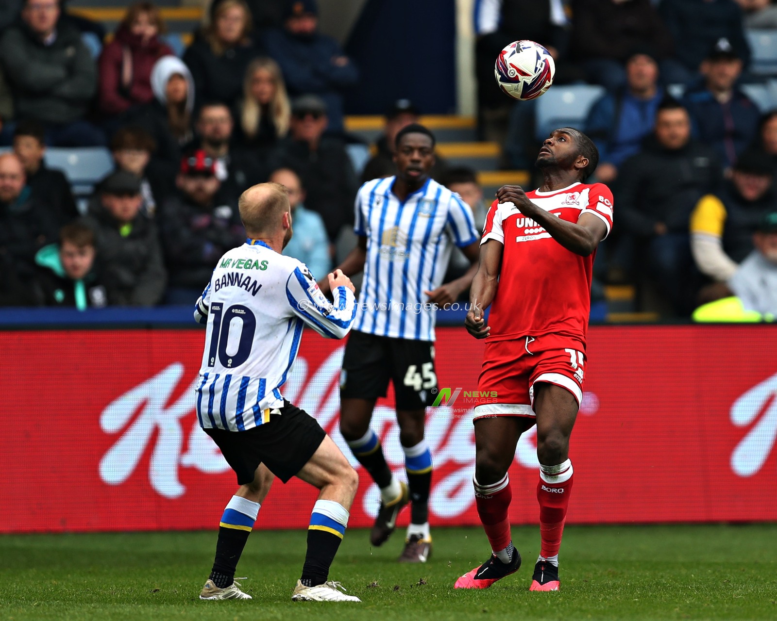 Barry Bannan of Sheffield Wednesday pressures Anfernee Dijksteel of Middlesbrough Football Club during the Sky Bet Championship match Sheffield Wednesday vs Middlesbrough at Hillsborough, Sheffield, United Kingdom, 21st April 2025

(Photo by Sam Eaden/News Images)