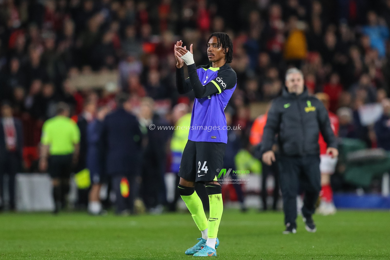 Djed Spence #24 of Tottenham Hotspur applauds the travelling fans after the Carabao Cup Third Round match Nottingham Forest vs Tottenham Hotspur at City Ground, Nottingham, United Kingdom, 9th November 2022

(Photo by Gareth Evans/News Images)