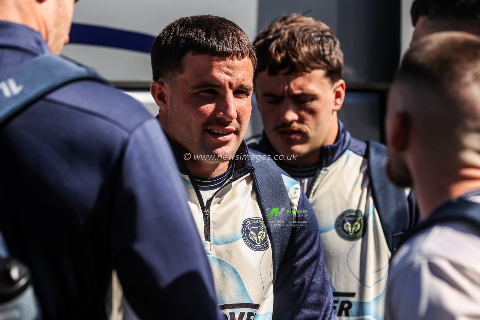 Josh Smith of Warrington Wolves arrives during the Betfred Super League round 26 match Wakefield Trinity vs Warrington Wolves at DIY Kitchens Stadium, Wakefield, United Kingdom on 05 September 2026

(Photo by Alfie Cosgrove/News Images)