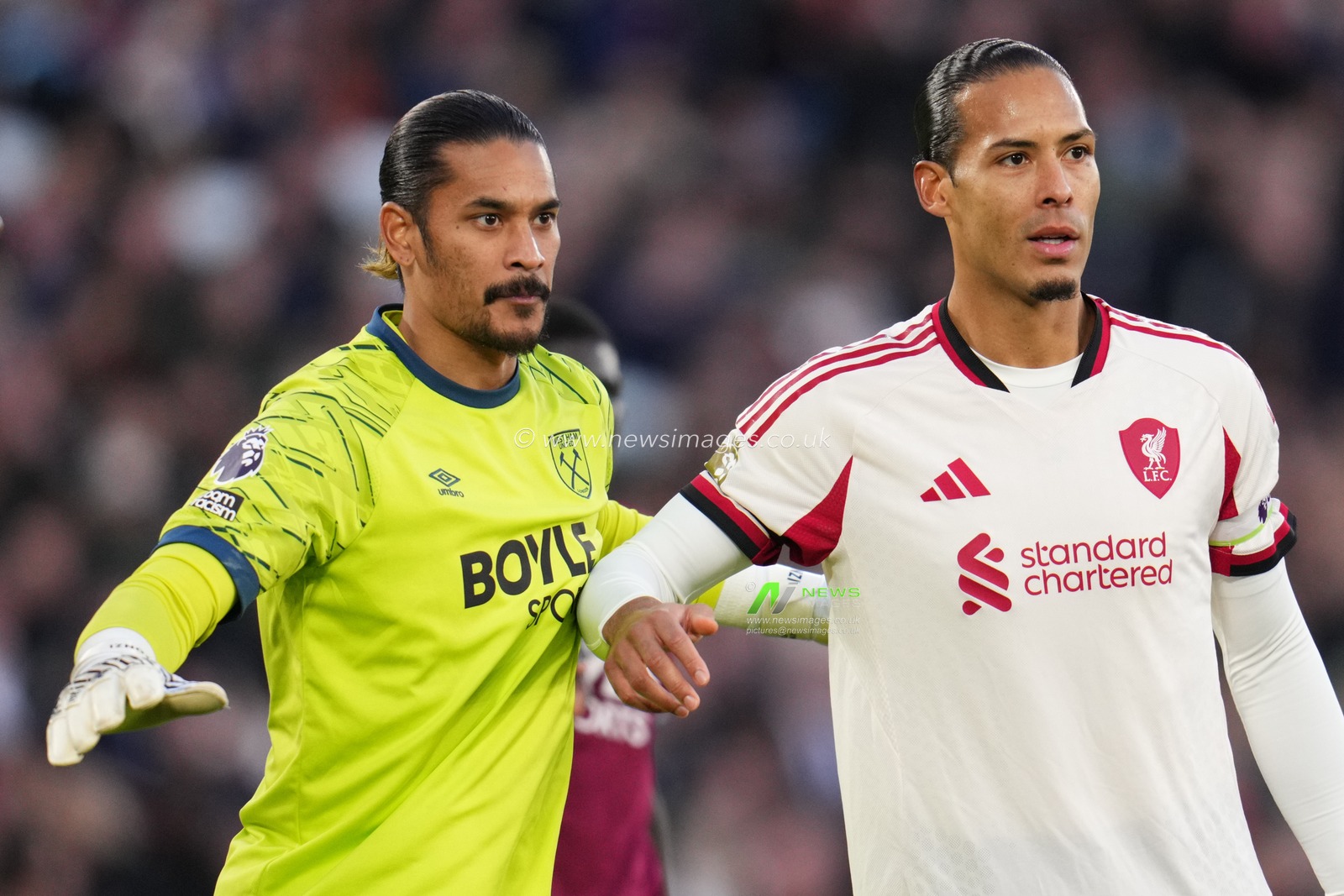 Virgil van Dijk of Liverpool and Alphonse Areola of West Ham United during the Premier League match West Ham United vs Liverpool at London Stadium, London, United Kingdom, 30th November 2025

(Photo by Harvey Murphy/News Images)

*** GER AUT SUI OUT ***