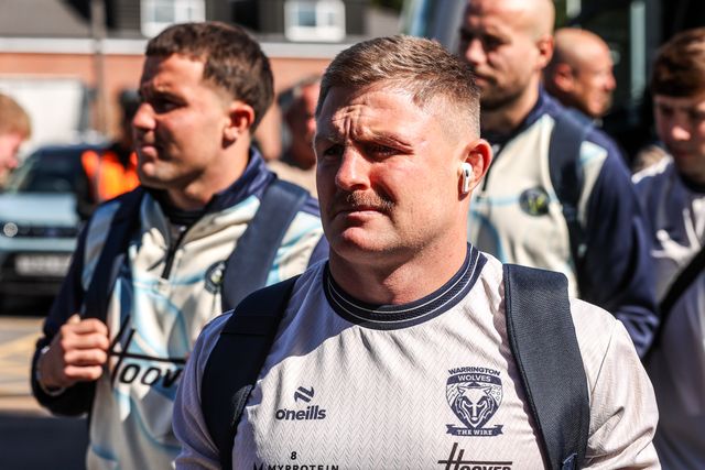 Luke Yates of Warrington Wolves arrives during the Betfred Super League round 26 match Wakefield Trinity vs Warrington Wolves at DIY Kitchens Stadium, Wakefield, United Kingdom on 05 September 2026

(Photo by Alfie Cosgrove/News Images)