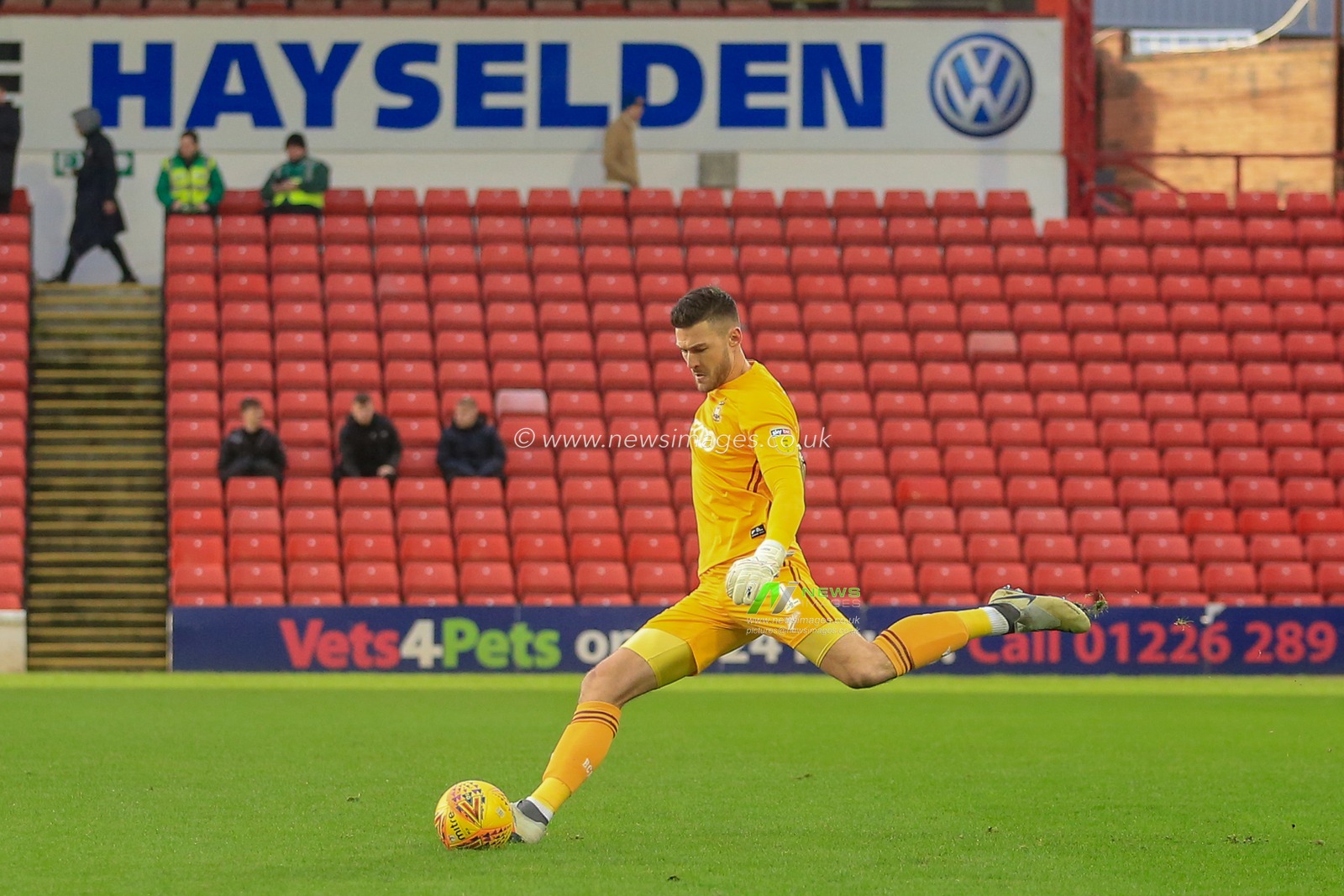 12th January 2019, Oakwell, Barnsley, England; Sky Bet League One, Barnsley vs Bradford City ; Richard O'Donnell (01) of Bradford City during the game 


Credit: Mark Cosgrove/News Images

English Football League images are subject to DataCo Licence