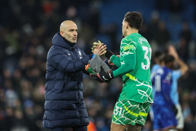 Enzo Maresca manager of of Chelsea shakes hands with Ederson of Manchester City after the game during the Premier League match Manchester City vs Chelsea at Etihad Stadium, Manchester, United Kingdom, 25th January 2025

(Photo by Mark Cosgrove/News Images)
