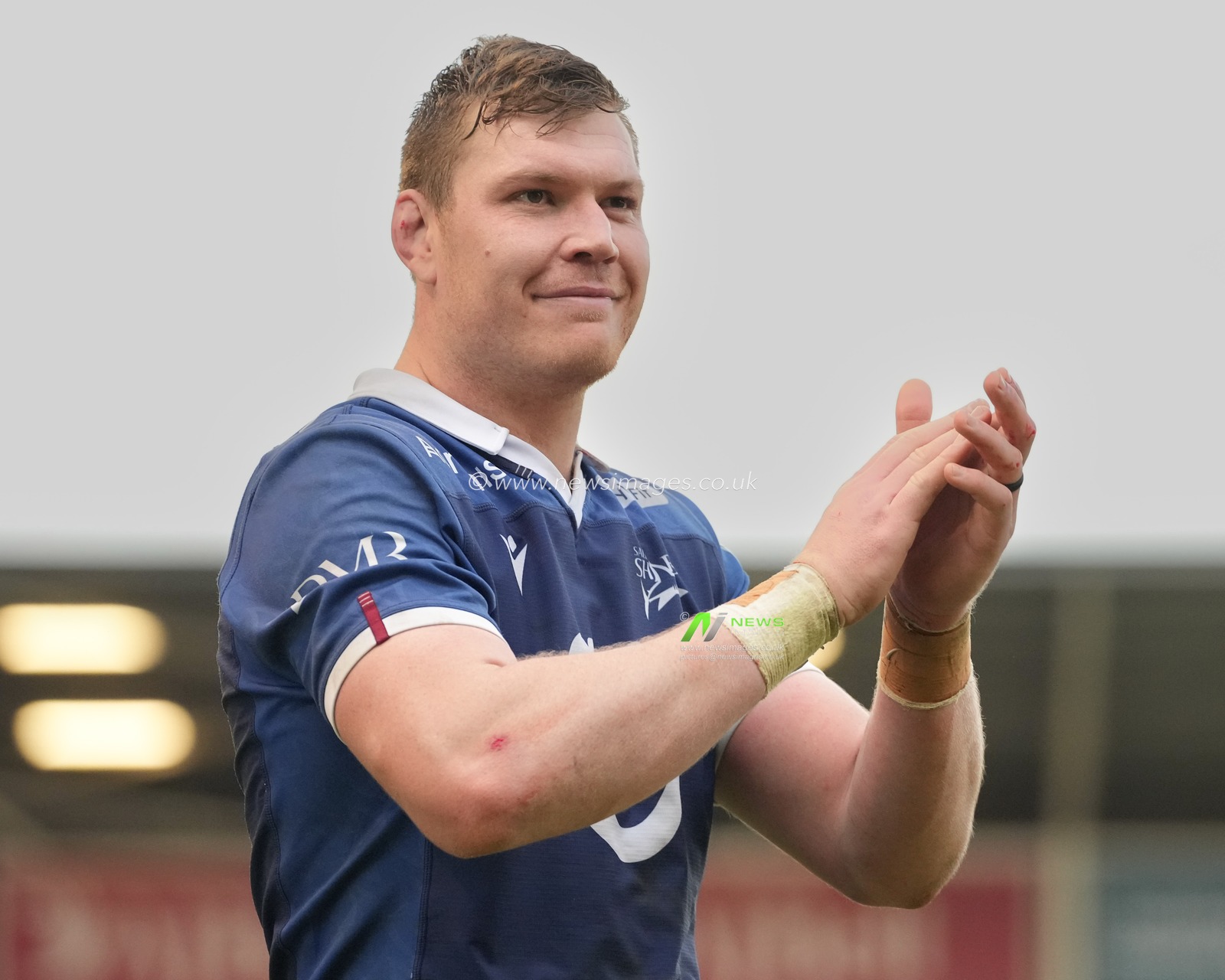 Cobus Wiese #4 of Sale Sharks salutes the fans after the Gallagher Premiership match Sale Sharks vs Saracens at AJ Bell Stadium, Eccles, United Kingdom, 5th March 2023

(Photo by Steve Flynn/News Images)