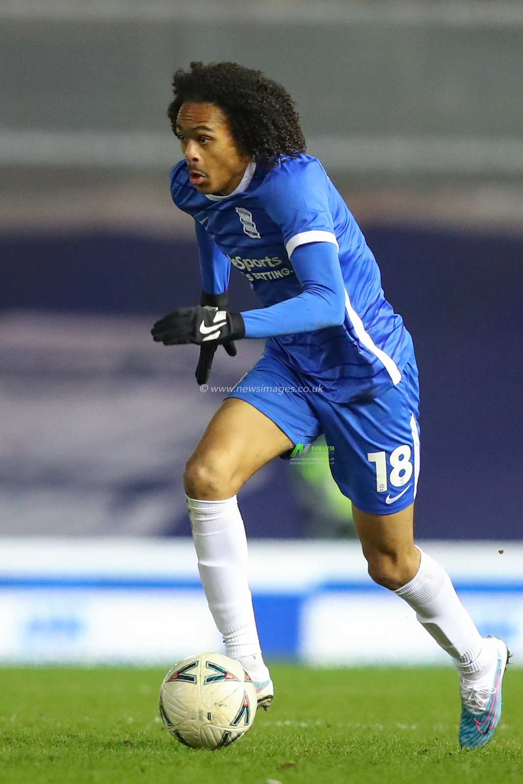 Tahith Chong #18 of Birmingham City runs with the ball during the Emirates FA Cup Fourth Round Replay match Birmingham City vs Blackburn Rovers at St Andrews, Birmingham, United Kingdom, 31st January 2023

(Photo by Gareth Evans/News Images)