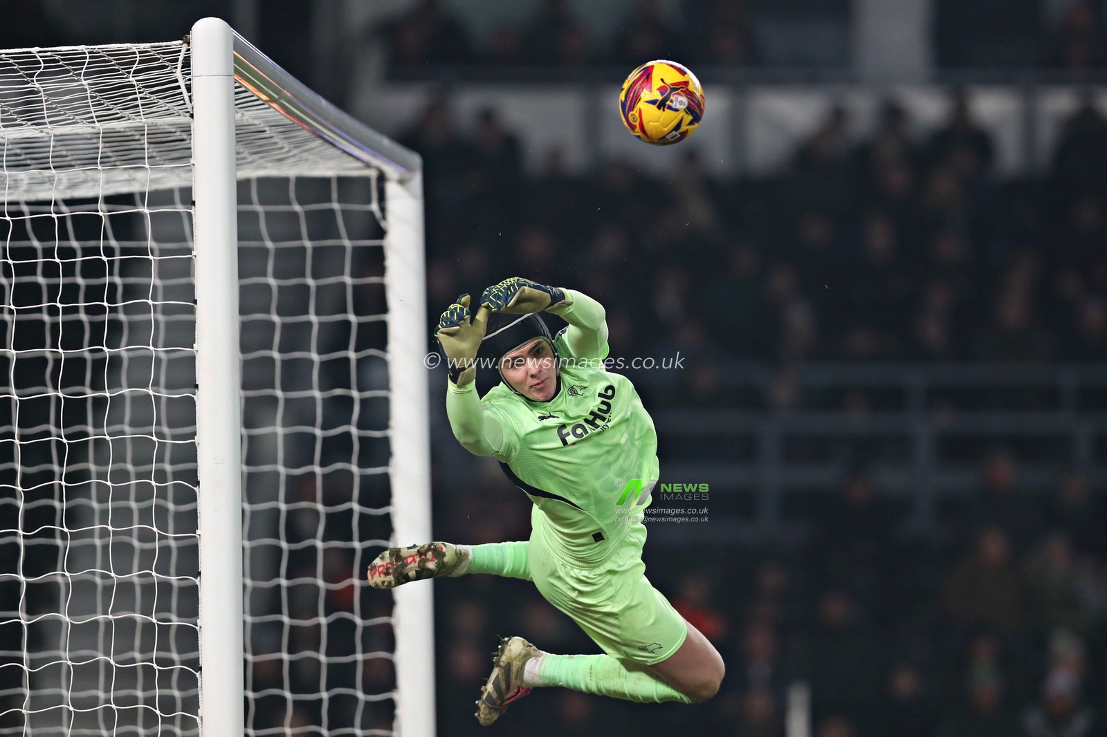 Jacob Widell ZetterstrÃ¶m of Derby County makes a save during the Sky Bet Championship match Derby County vs Sunderland at Pride Park Stadium, Derby, United Kingdom, 21st January 2025

(Photo by Sam Eaden/News Images) 