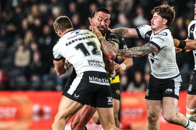 Paul Vaughan of York Knights is tackled by Amir Bourouh of Hull FC and Jed Cartwright of Hull FC during the Betfred Super League match Hull FC vs York Knights at MKM Stadium, Hull, United Kingdom on 27 February 2026

(Photo by Alfie Cosgrove/News Images)