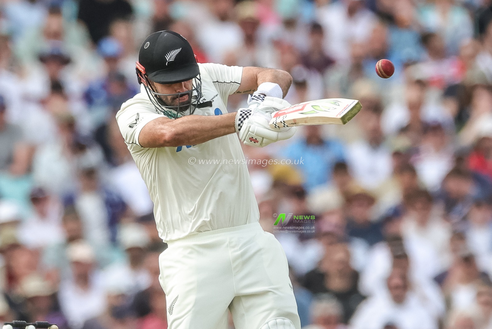 Daryl Mitchell of New Zealand hits the ball into the hands of Emilio Gay of England and is caught out during the 2nd Rothesay Test Match Day 1 match England vs New Zealand at The Kia Oval, London, United Kingdom on 17 June 2026

(Photo by Mark Cosgrove/News Images)