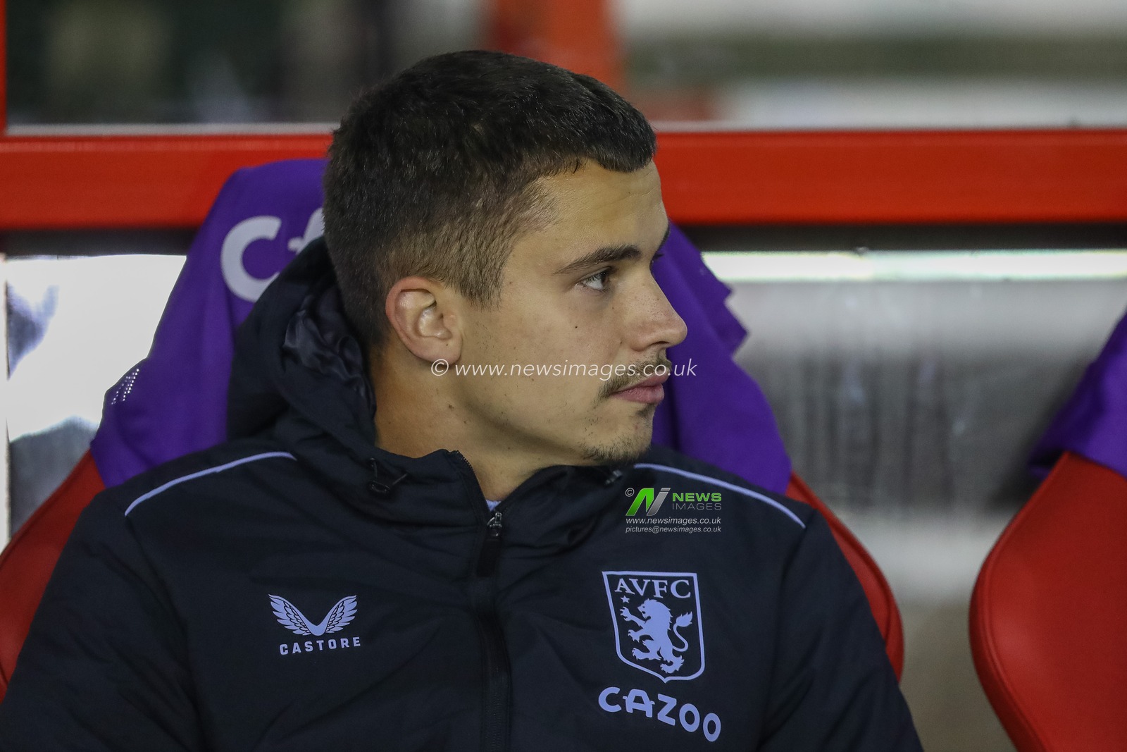 Leander Dendoncker #32 of Aston Villa during the Premier League match Nottingham Forest vs Aston Villa at City Ground, Nottingham, United Kingdom, 10th October 2022

(Photo by Gareth Evans/News Images)