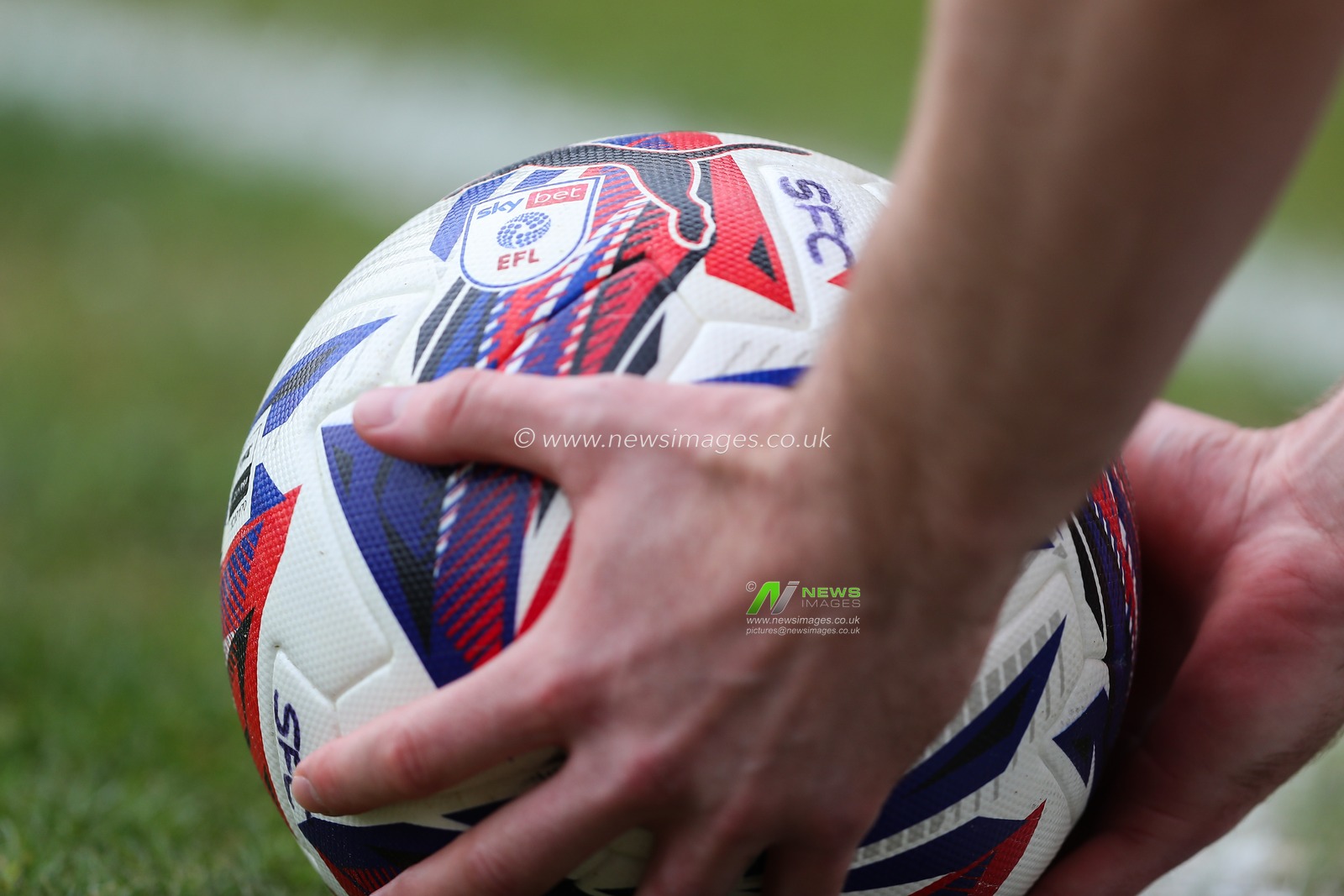 The match ball during the Sky Bet League 1 match Stevenage vs Blackpool at Lamex Stadium, Stevenage, United Kingdom, 18th April 2025

(Photo by Gareth Evans/News Images)