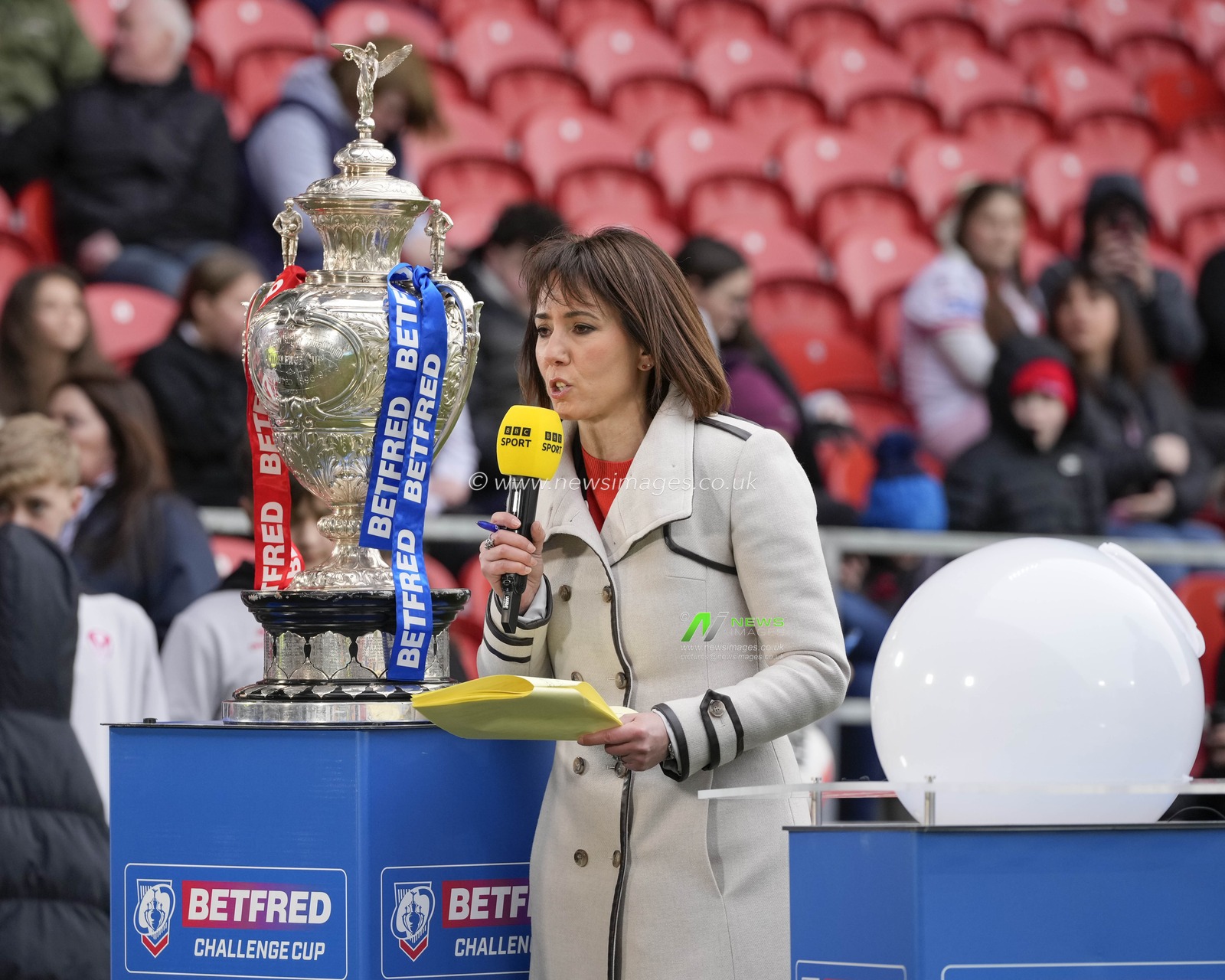 Tanya Arnold of the BBC introduces the draw for the Semi Finals of the Challenge Cup during half time of the Betfred Challenge Cup Quarter Final match St Helens vs Warrington Wolves at Totally Wicked Stadium, St Helens, United Kingdom, 14th April 2024

(Photo by Steve Flynn/News Images)