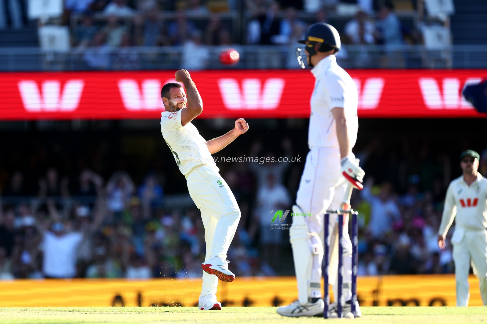 Michael Never of Australia celebrates dismissing Zak Crawley of England during the NRMA Insurance Ashes Second Test Day 1 Series match Australia vs England at The Gabba, Brisbane Cricket Ground, Brisbane, Australia, 4th December 2025

(Photo by Patrick Hoelscher/News Images)

*** GER AUT SUI OUT ***