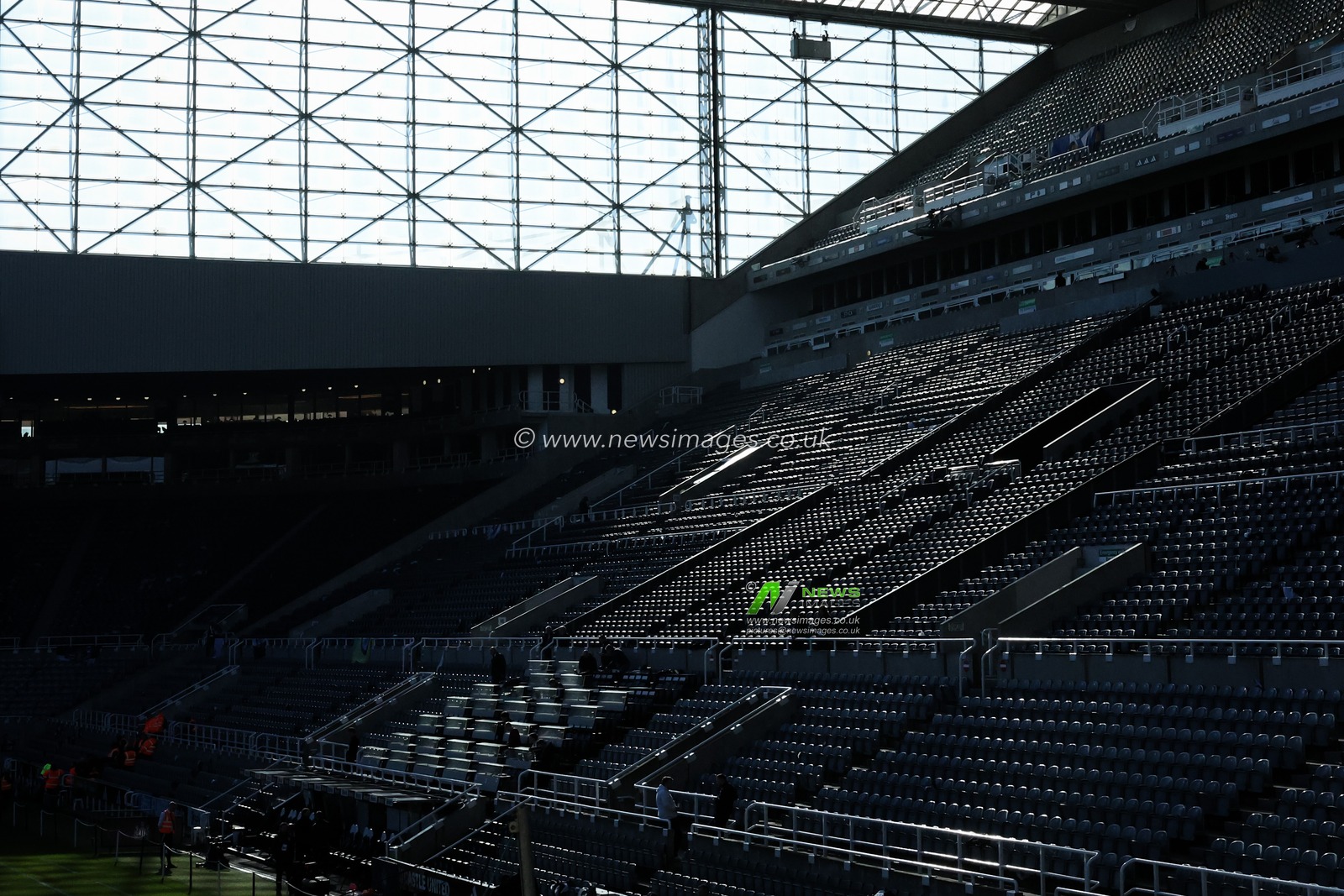 The sun shines through the glass rood and casts shadows on the seats during the Emirates FA Cup 5th Round Newcastle United vs Brighton and Hove Albion at St. James's Park, Newcastle, United Kingdom, 2nd March 2025

(Photo by Mark Cosgrove/News Images)