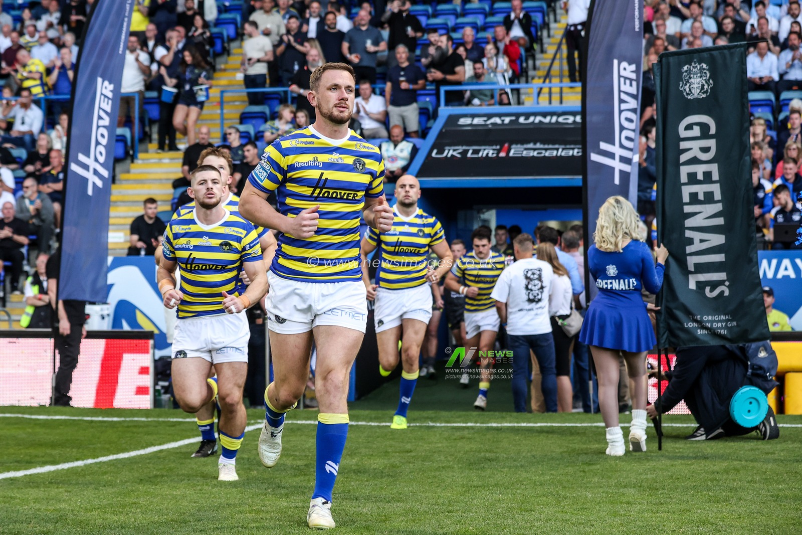 Ben Currie of Warrington Wolves comes out for the game during the Betfred Super League round 15 match Warrington Wolves vs Leeds Rhinos at The Halliwell Jones Stadium, Warrington, United Kingdom on 18 June 2026

(Photo by Alfie Cosgrove/News Images)