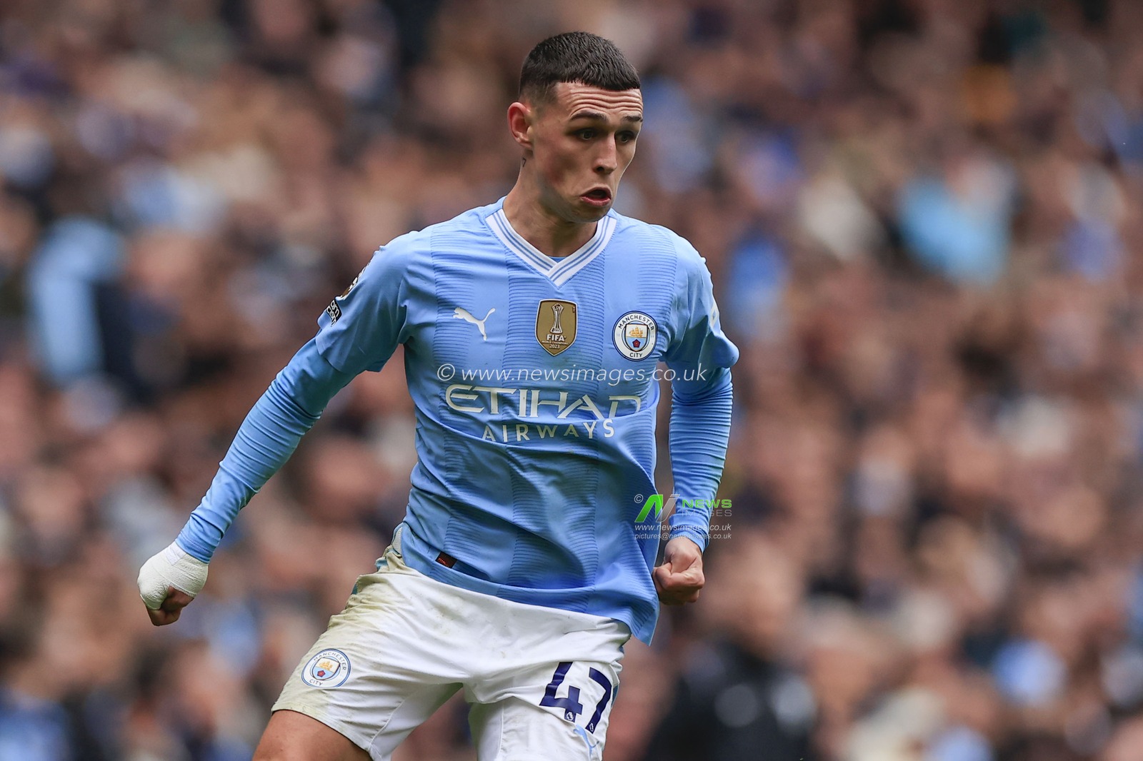 Phil Foden of Manchester City  in action during the Premier League match Manchester City vs Everton at Etihad Stadium, Manchester, United Kingdom, 10th February 2024

(Photo by Conor Molloy/News Images)