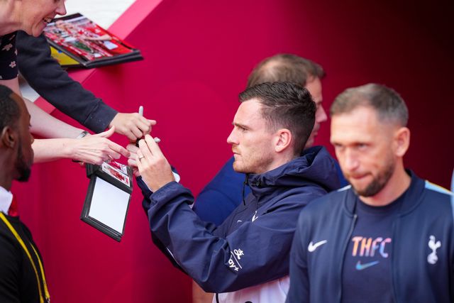 Andrew Robertson of Tottenham Hotspur signs autographs for fans as he arrives at the stadium prior to kick off during the Premier League match Nottingham Forest vs Tottenham Hotspur at City Ground, Nottingham, United Kingdom on 05 September 2026

(Photo by Maynard Manyowa/News Images)