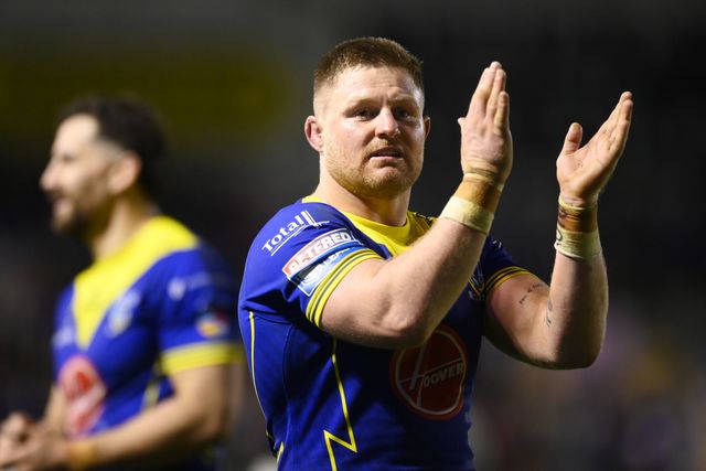 Luke Yates of Warrington Wolves shows appreciation to the fans following the Betfred Super League play-off Eliminator 2 Warrington Wolves v St Helens at Halliwell Jones Stadium, Warrington, United Kingdom, 28th September 2024

(Photo by Ben Roberts/News Images)