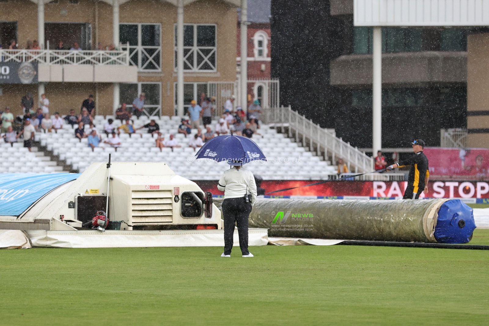 Ground staff bring the covers out as it starts to rain heavier during the Metro Bank Women's Ashes 2023 match England vs Australia at Trent Bridge, Nottingham, United Kingdom, 22nd June 2023

(Photo by Mark Cosgrove/News Images)