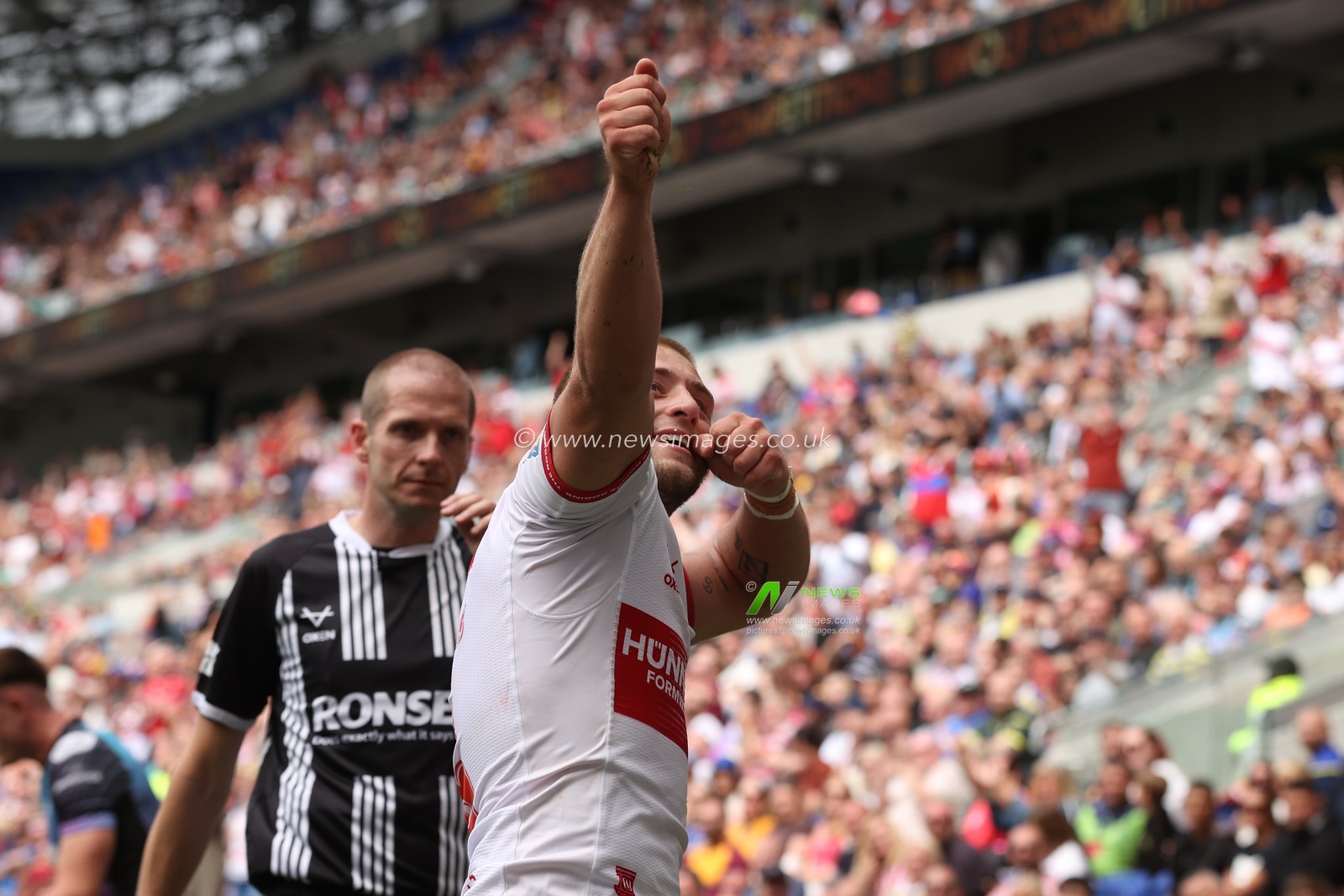 Mikey Lewis of Hull KR celebrates his try during the Betfred Super League Magic Weekend match Hull KR vs Hull FC at Hill Dickinson Stadium, Liverpool, United Kingdom on 04 July 2026

(Photo by Alfie Cosgrove/News Images)