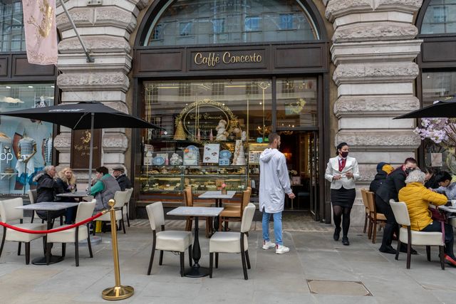 Lockdown restrictions ease in London