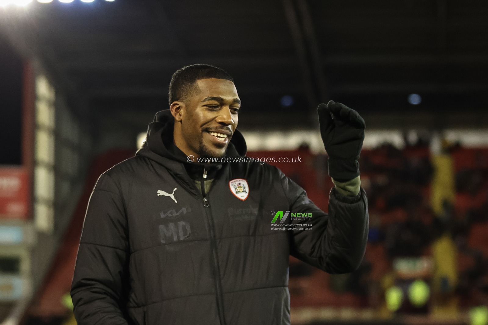 Donovan Pines of Barnsley meets the Barnsley fans during the Sky Bet League 1 match Barnsley vs Carlisle United at Oakwell, Barnsley, United Kingdom, 16th January 2024

(Photo by Mark Cosgrove/News Images)