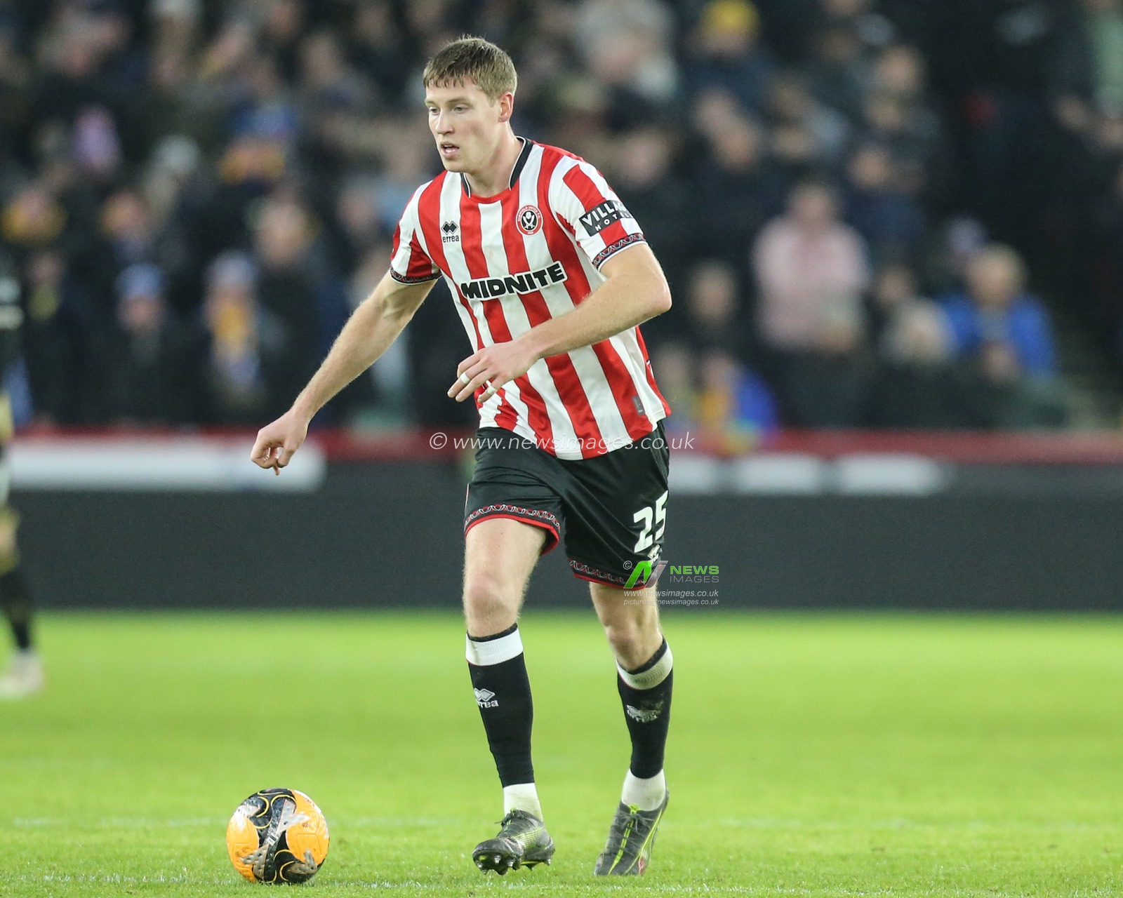 Mark McGuinness of Sheffield United in action during the Emirates FA Cup Third Round match Sheffield United vs Mansfield Town at Bramall Lane, Sheffield, United Kingdom, 11th January 2026

(Photo by Richard Bierton/News Images)