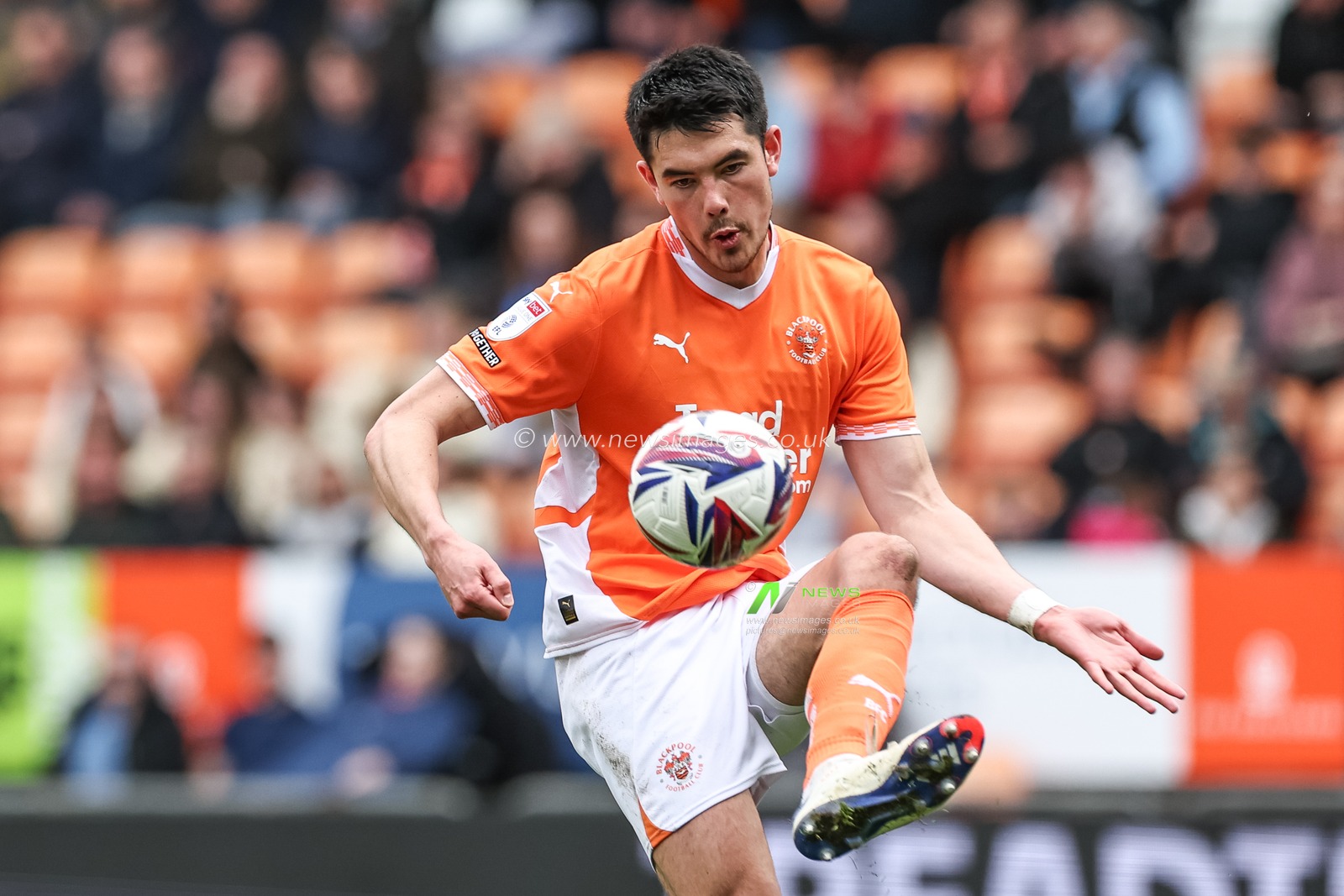 Elkan Baggott of Blackpool controls the ball during the Sky Bet League 1 match Blackpool vs Wrexham at Bloomfield Road, Blackpool, United Kingdom, 21st April 2025

(Photo by Mark Cosgrove/News Images)