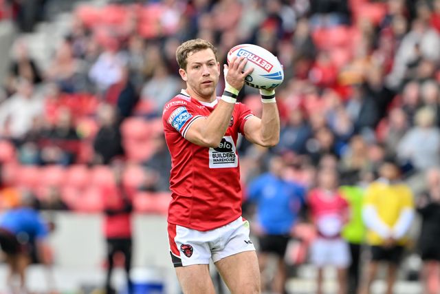 Chris Atkin of Salford Red Devils catches the ball during the Betfred Super League Round 16 match Salford Red Devils vs Hull FC at Salford Community Stadium, Eccles, United Kingdom, 7th July 2024

(Photo by Cody Froggatt/News Images)