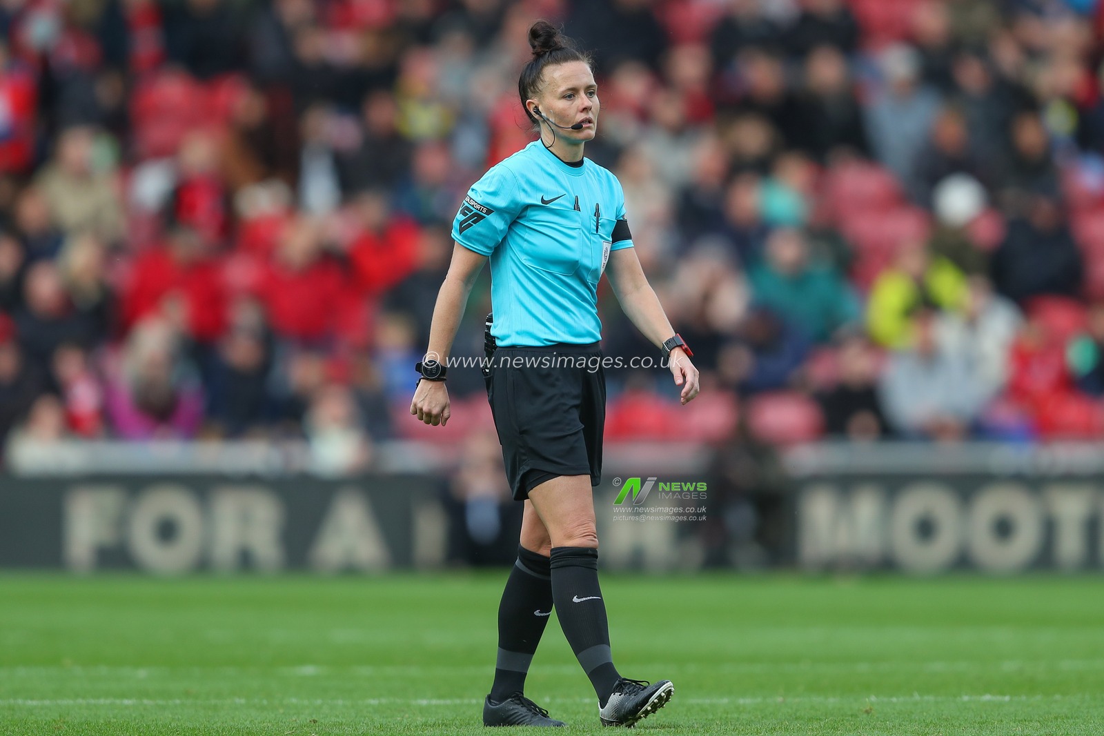 Referee Rebecca Welch during the Sky Bet Championship match Middlesbrough vs Birmingham City at Riverside Stadium, Middlesbrough, United Kingdom, 21st October 2023

(Photo by Gareth Evans/News Images)