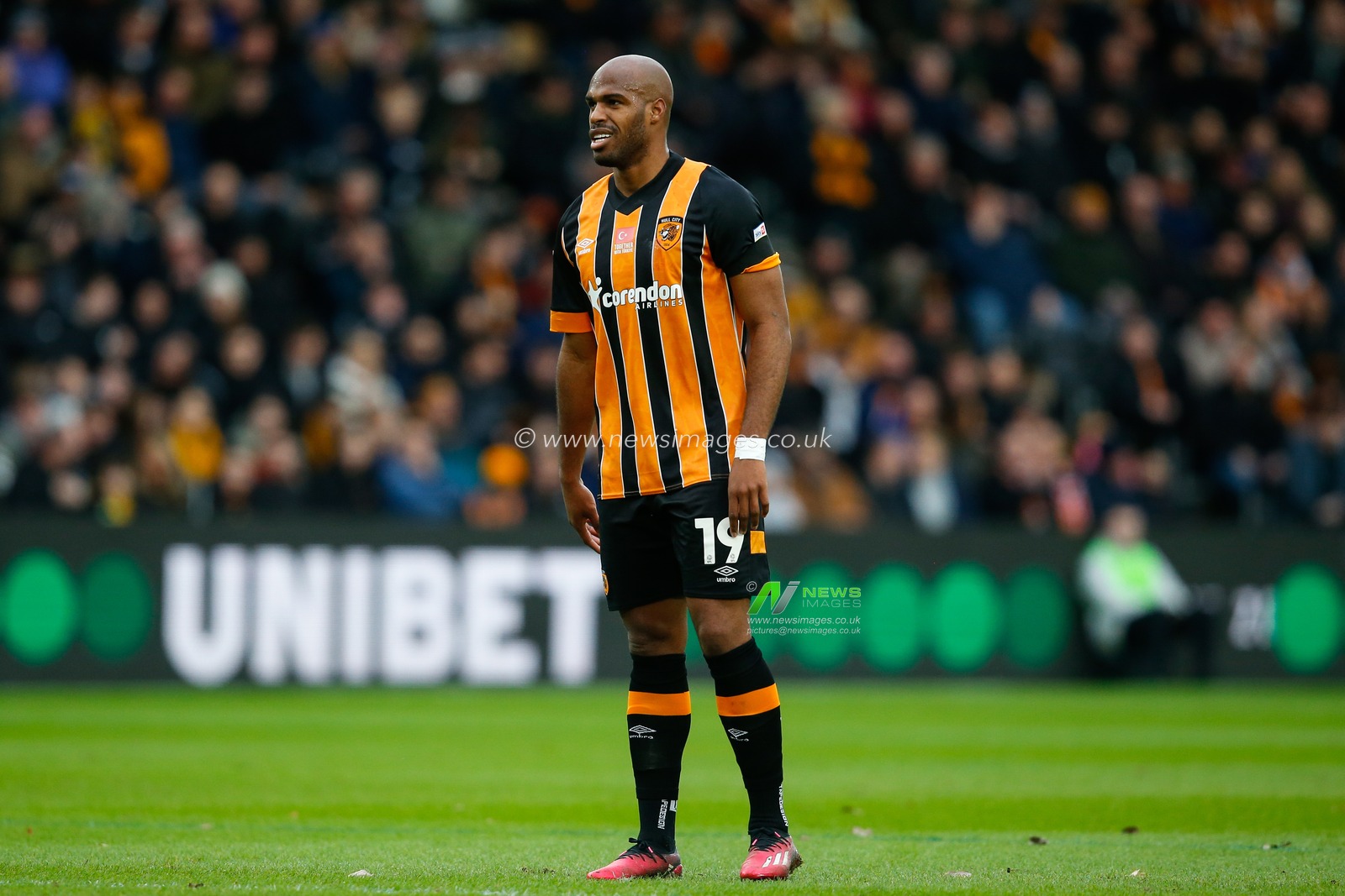 Ã“scar EstupiÃ±Ã¡n #19 of Hull City during the Sky Bet Championship match Hull City vs Preston North End at MKM Stadium, Hull, United Kingdom, 18th February 2023

(Photo by Ben Early/News Images)
