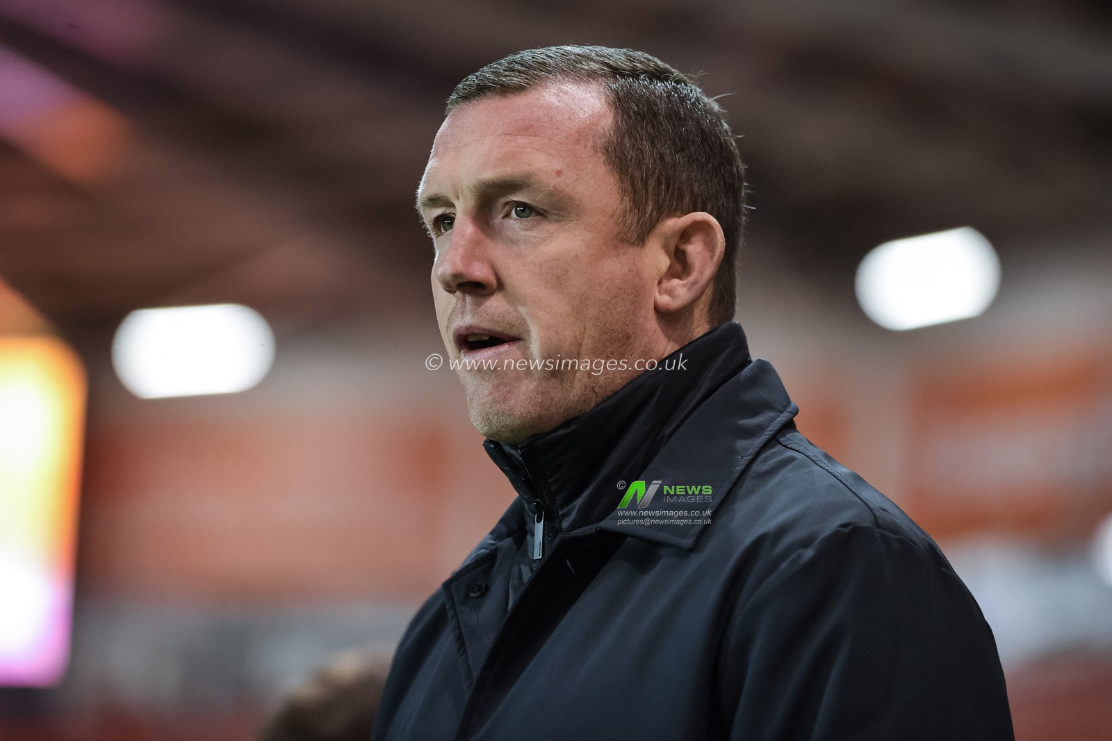 Neill Collins Head coach of Barnsley in the pregame warmup session during the Bristol Street Motors Trophy match Blackpool vs Barnsley at Bloomfield Road, Blackpool, United Kingdom, 5th December 2023

(Photo by Mark Cosgrove/News Images)