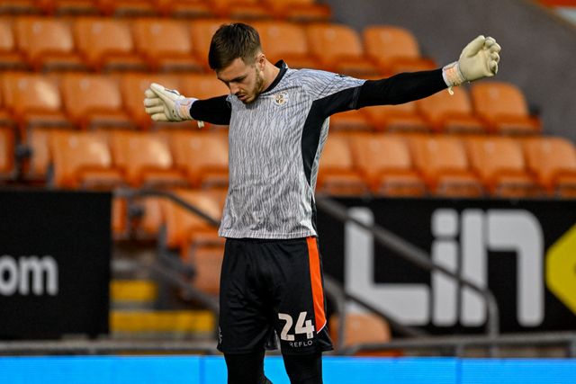 Josh Keeley of Luton Town   warms up prior to the Sky Bet League 1 match Blackpool vs Luton Town at Bloomfield Road, Blackpool, United Kingdom, 30th September 2025

(Photo by Adam Gee/News Images)