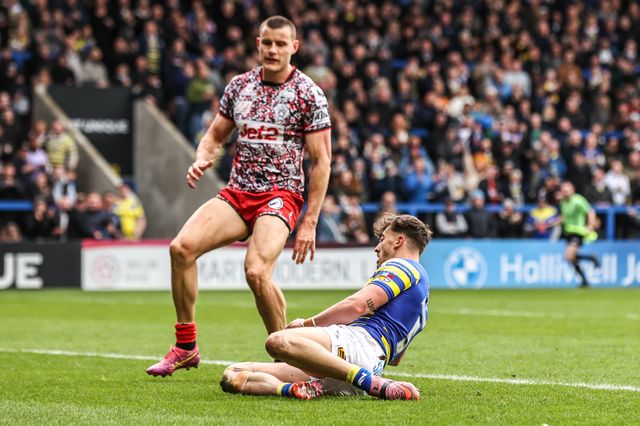 Matty Ashton of Warrington Wolves goes over for a try during the Betfred Super League round 7 match Warrington Wolves vs Leigh Leopards at The Halliwell Jones Stadium, Warrington, United Kingdom on 04 April 2026

(Photo by Alfie Cosgrove/News Images)