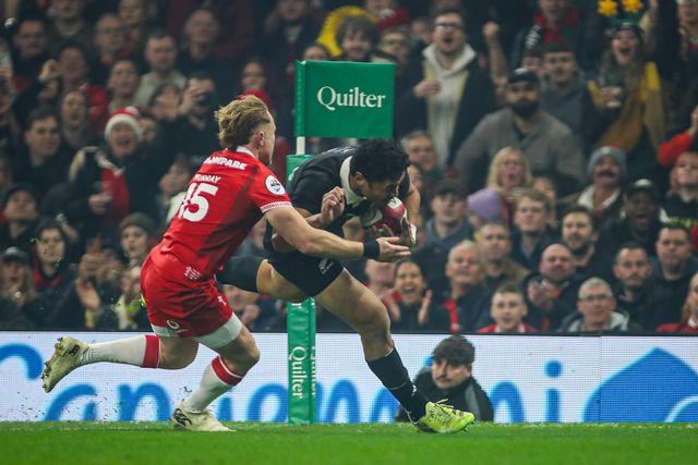 Caleb Clarke of New Zealand sores his teams first try during the Quilter Nations Series 2025 match Wales vs New Zealand at Principality Stadium, Cardiff, United Kingdom, 22nd November 2025

(Photo by Andrew Lewis/News Images)

*** GER AUT SUI OUT ***