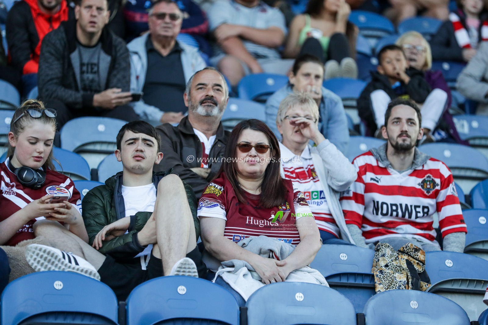 21st June 2019 , John Smiths Stadium, Huddersfield, England; Betfred Super League, Round 19, Huddersfield Giants vs Wigan Warriors ; Wigan fans during the game 


Credit: Mark Cosgrove/News Images