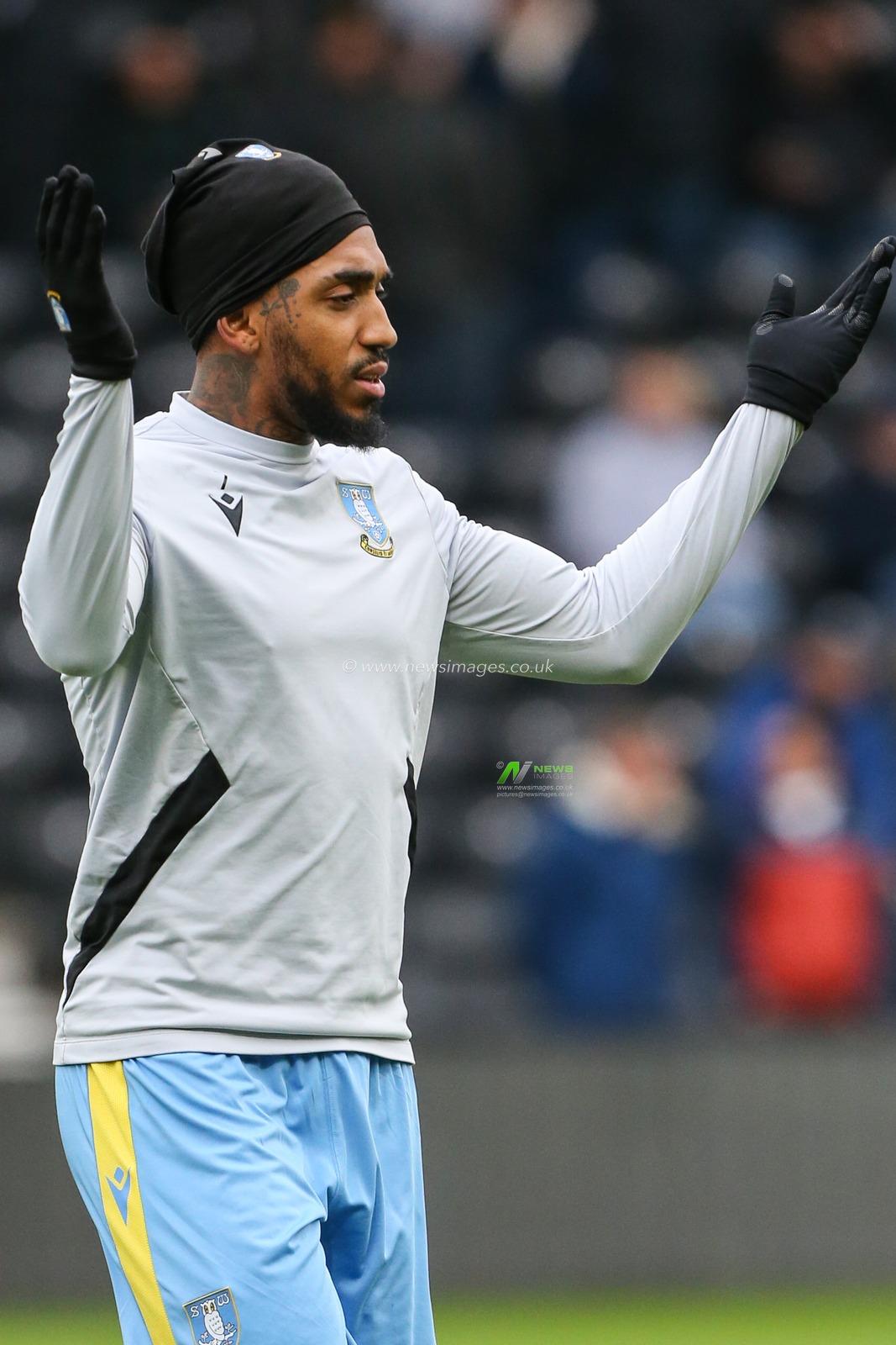 Mallik Wilks #7 of Sheffield Wednesday warms up during the Sky Bet League 1 match Derby County vs Sheffield Wednesday at Pride Park Stadium, Derby, United Kingdom, 3rd December 2022

(Photo by Arron Gent/News Images)