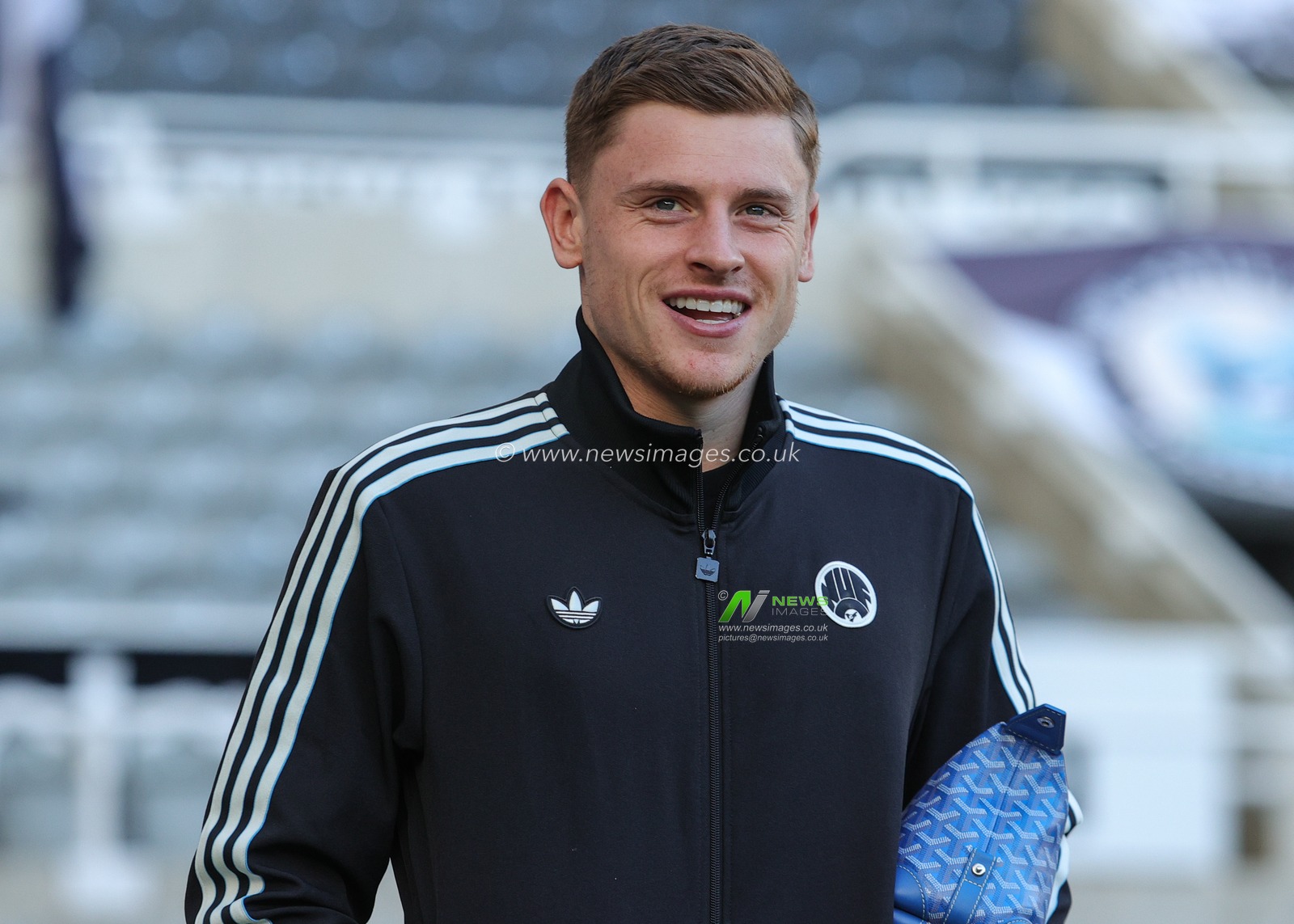 Harvey Barnes of Newcastle United arrives ahead of the Emirates FA Cup Third Round match Newcastle United vs Bournemouth at St. James's Park, Newcastle, United Kingdom, 10th January 2026

(Photo by Richard Bierton/News Images)