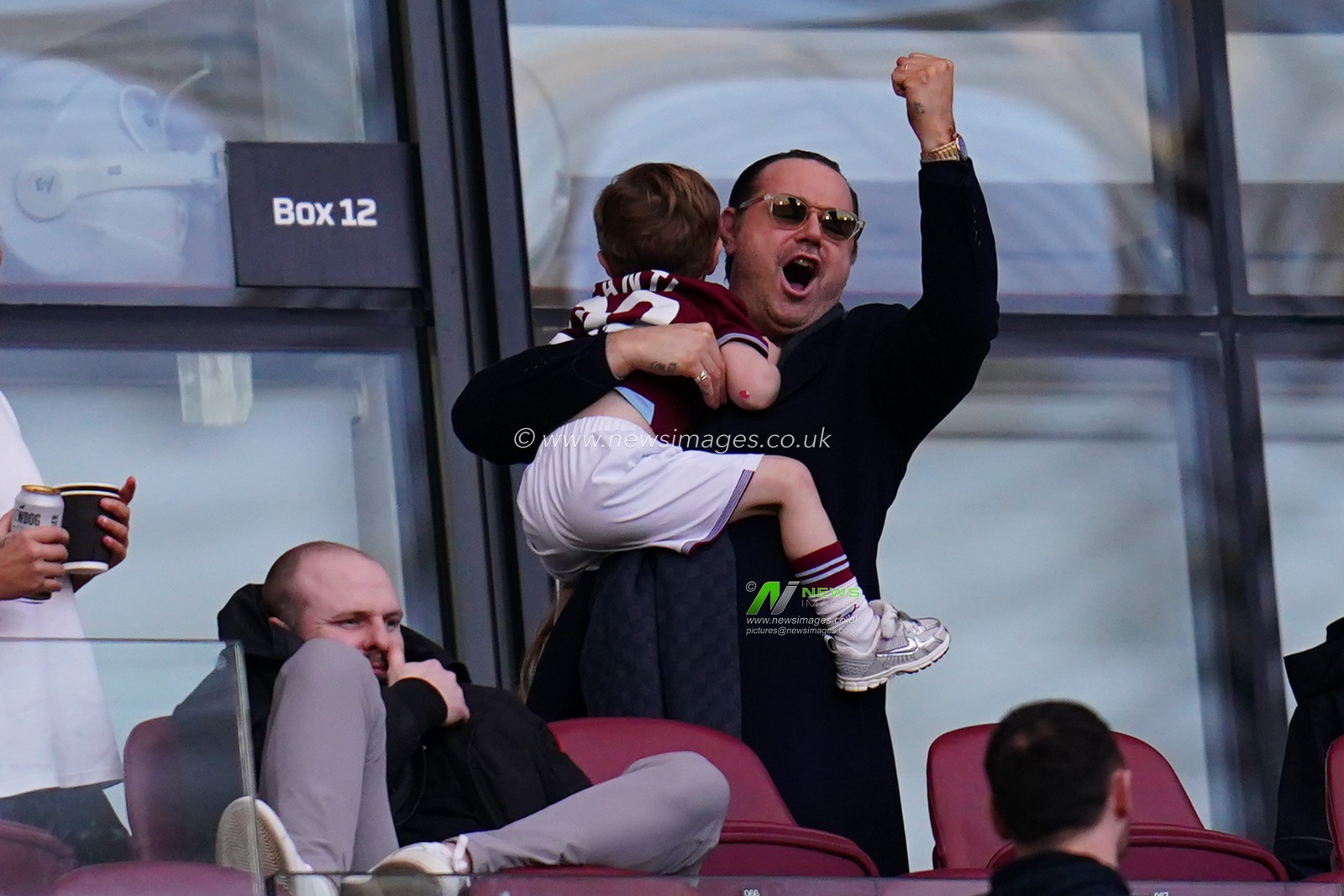 Danny Dyer during the Emirates FA Cup Quarter-Final match West Ham United vs Leeds United at London Stadium, London, United Kingdom on 04 April 2026

(Photo by Harvey Murphy/News Images)