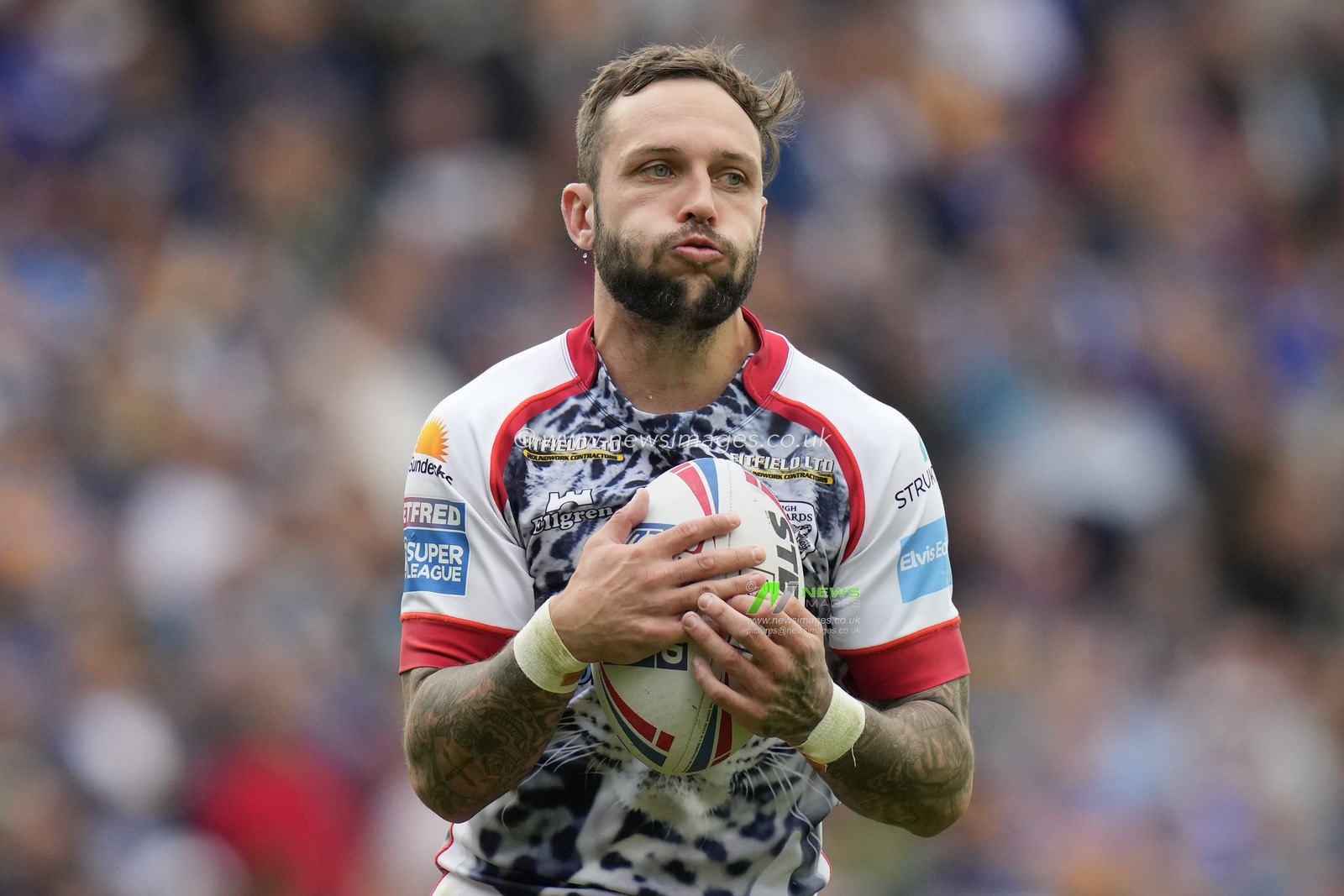 Joe Mellor #6 of Leigh Leopards during the Betfred Super League Round 21 match Leeds Rhinos vs Leigh Leopards at Headingley Stadium, Leeds, United Kingdom, 6th August 2023

(Photo by Steve Flynn/News Images)