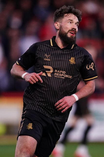 Tom Bradshaw of Barnsley during the Sky Bet League One match Stevenage vs Barnsley at Lamex Stadium, Stevenage, United Kingdom on 21st April 2026

(Photo by Harvey Murphy/News Images)