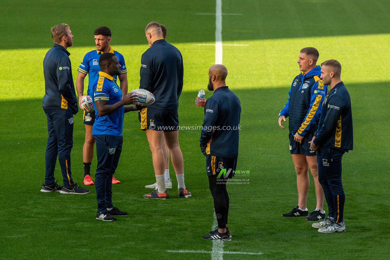 Leeds players arrive ahead of the Betfred Super League match Wigan Warriors vs Leeds Rhinos at DW Stadium, Wigan, United Kingdom, 16th September 2022

(Photo by Craig Thomas/News Images)