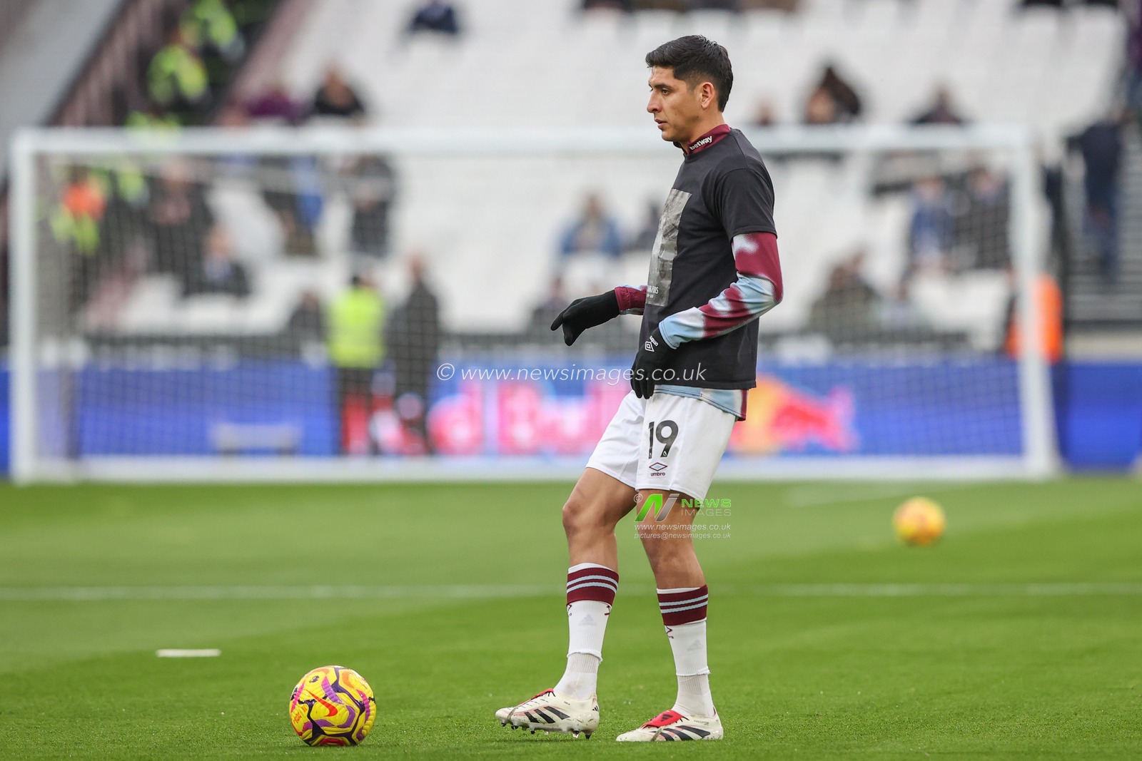 Edson Ãlvarez of West Ham United in the pregame warmup session during the Premier League match West Ham United vs Brighton and Hove Albion at London Stadium, London, United Kingdom, 21st December 2024

(Photo by Alfie Cosgrove/News Images)