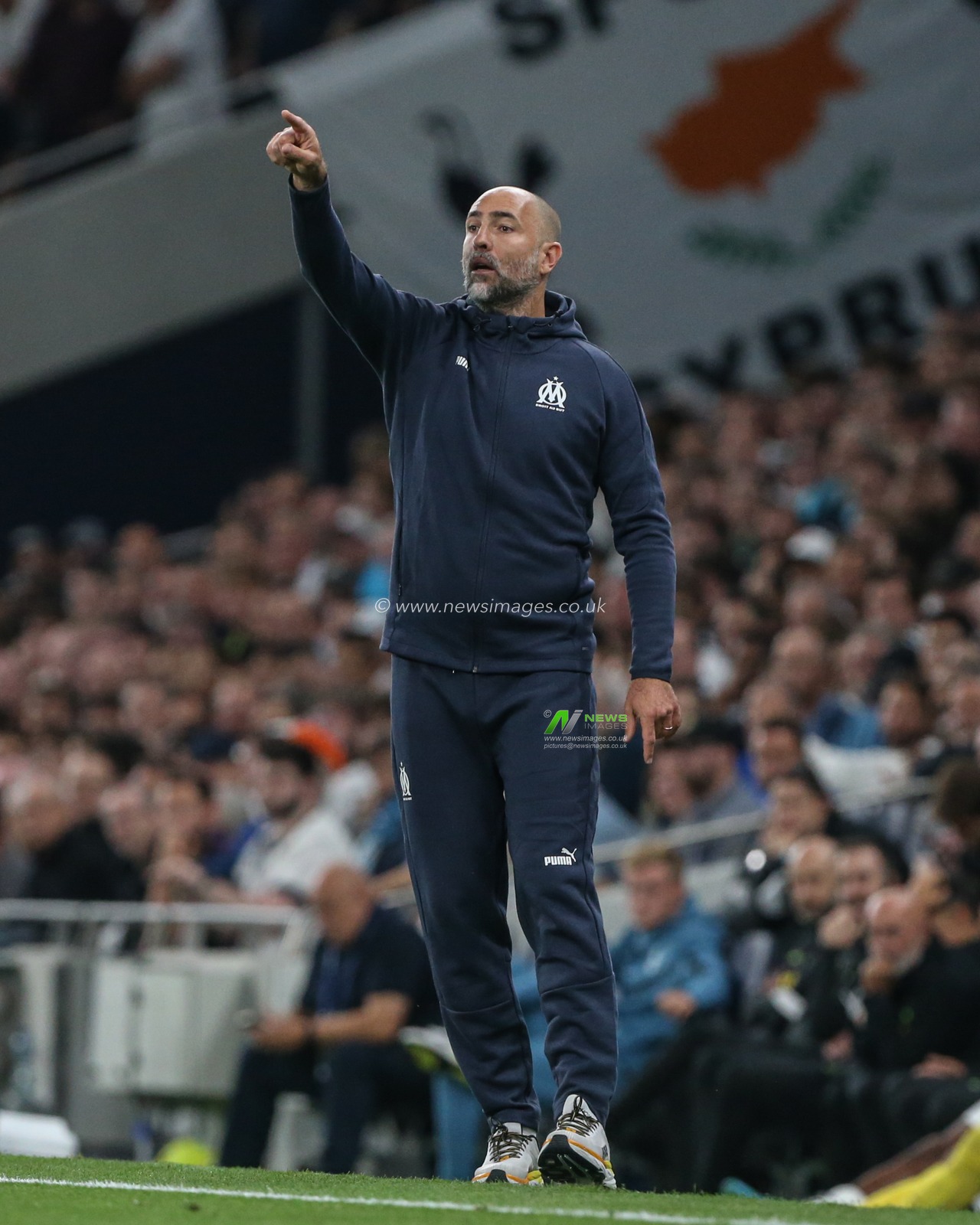 Igor Tudor manager of Marseille gives his team instructions during the UEFA Champions League match Tottenham Hotspur vs Marseille at Tottenham Hotspur Stadium, London, United Kingdom, 7th September 2022

(Photo by Arron Gent/News Images)