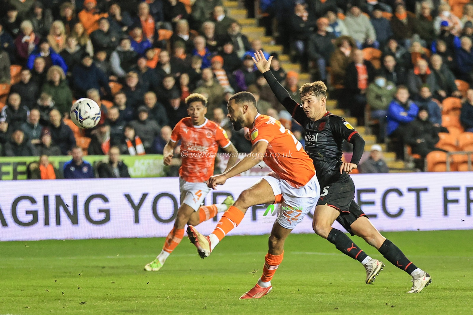 Cj Hamilton #22 of Blackpool skies the ball well over the bar at close range