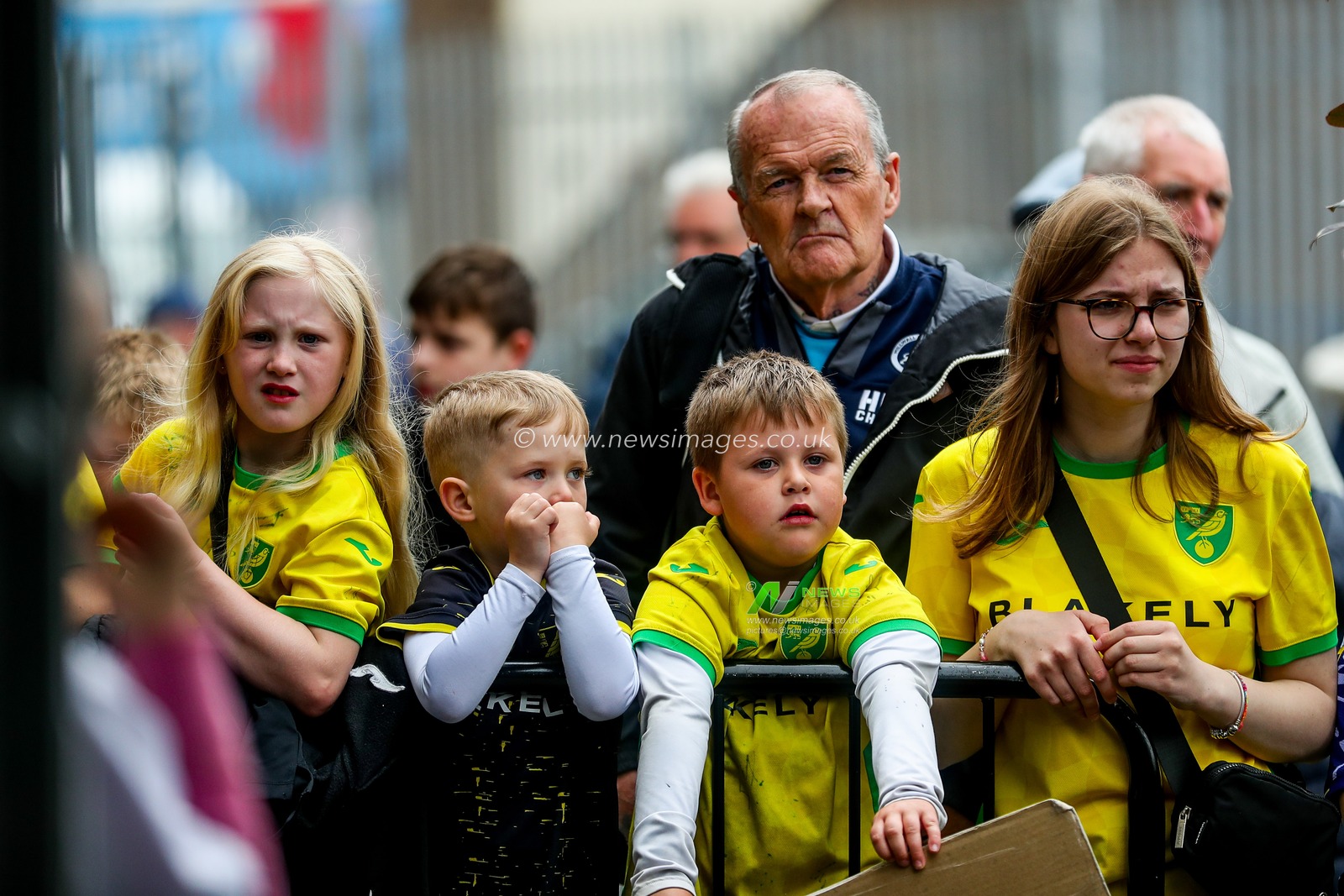 Fans wait for player arrivals prior to the Sky Bet Championship match Millwall vs Norwich City at The Den, London, United Kingdom, 21st April 2025

(Photo by Izzy Poles/News Images)
