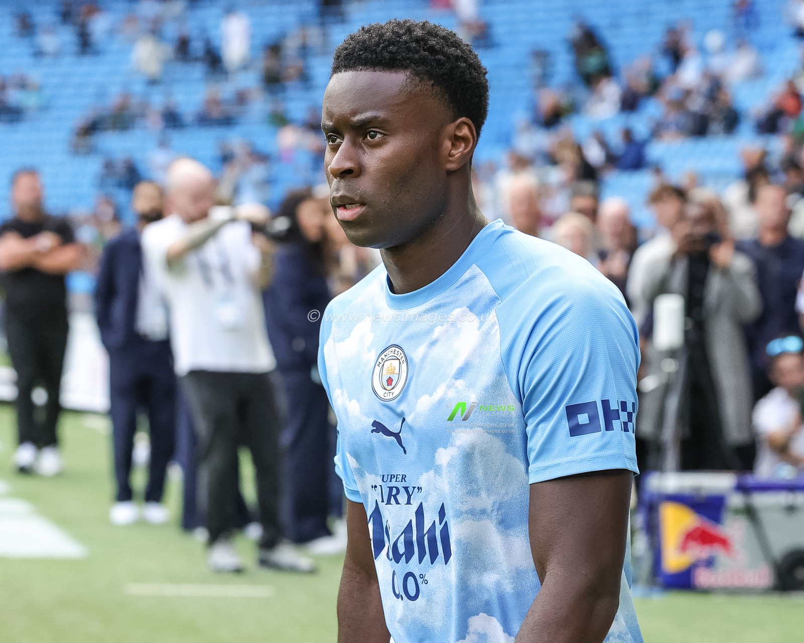 Marc Guehi of Manchester City in the pregame warmup session during the Premier League match Manchester City vs Coventry City at Etihad Stadium, Manchester, United Kingdom on 05 September 2026

(Photo by Mark Cosgrove/News Images)
