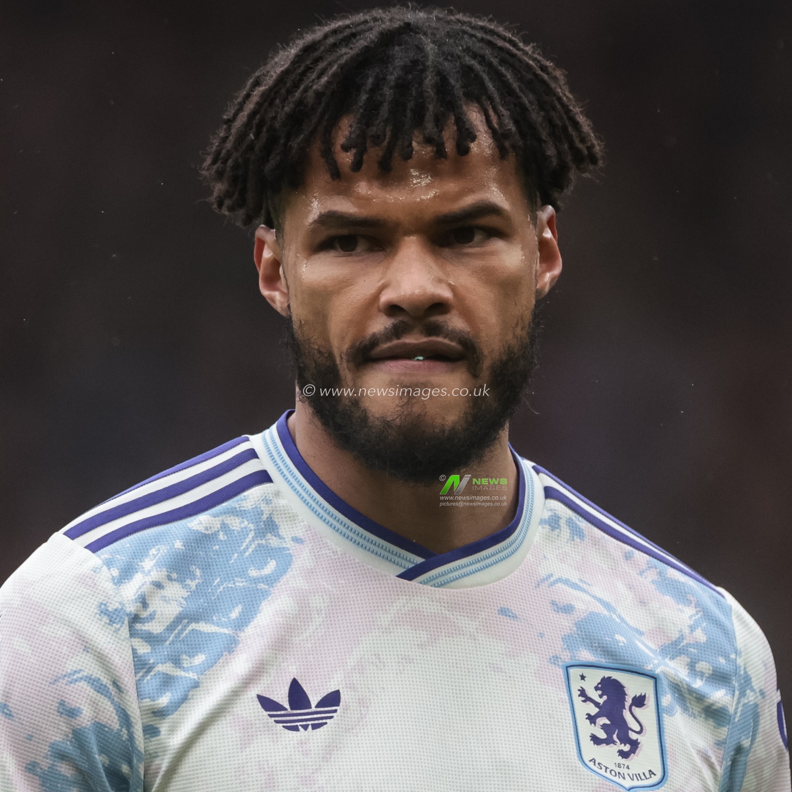 Tyrone Mings of Aston Villa during the Premier League match Manchester United vs Aston Villa at Old Trafford, Manchester, United Kingdom on 15 March 2026

(Photo by Mark Cosgrove/News Images)