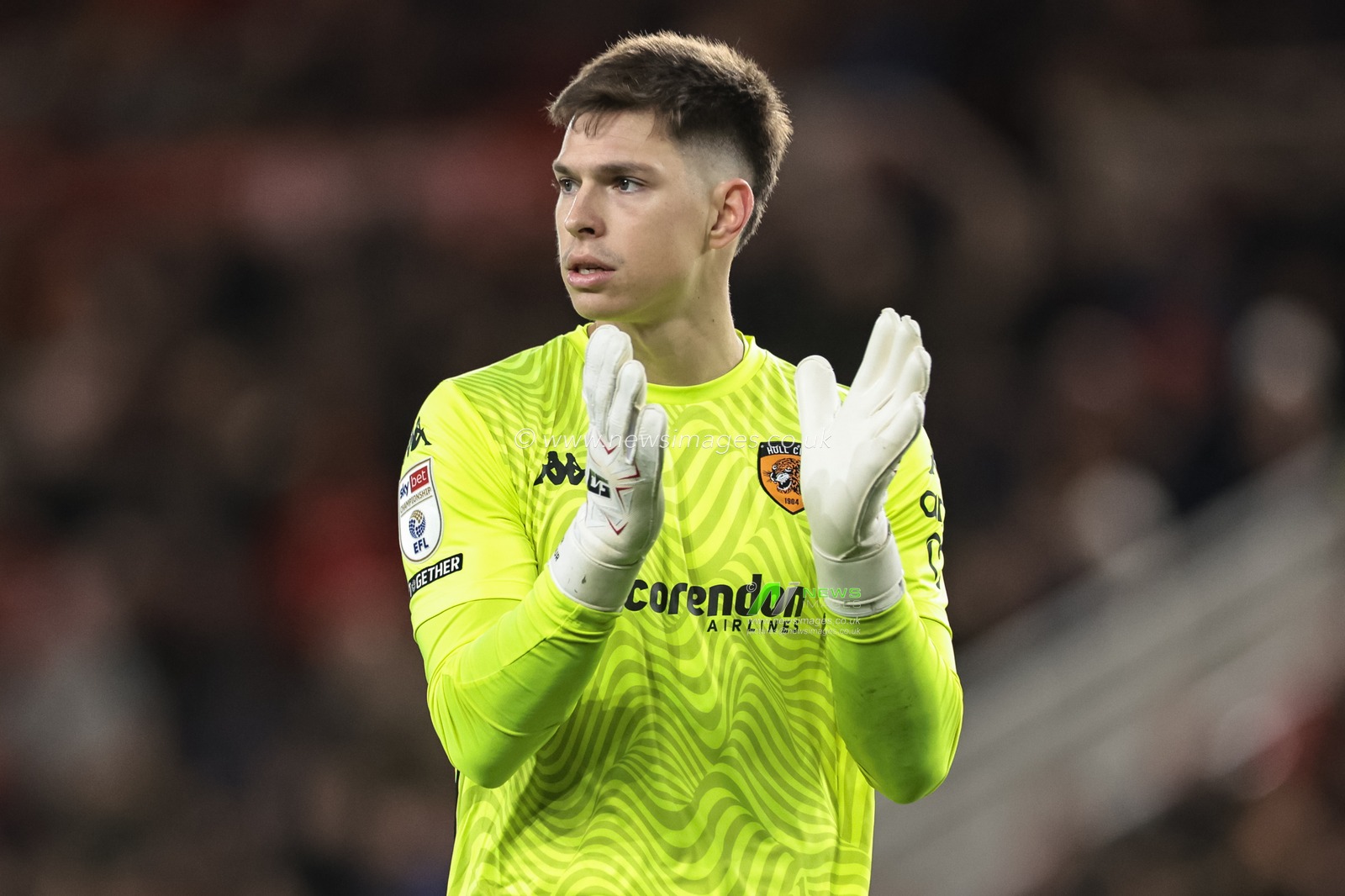Hull City goalkeeper Ivor Pandur applauds his defence during the Sky Bet Championship match Middlesbrough vs Hull City at Riverside Stadium, Middlesbrough, United Kingdom, 29th December 2025

(Photo by Mark Cosgrove/News Images)

*** GER AUT SUI OUT ***