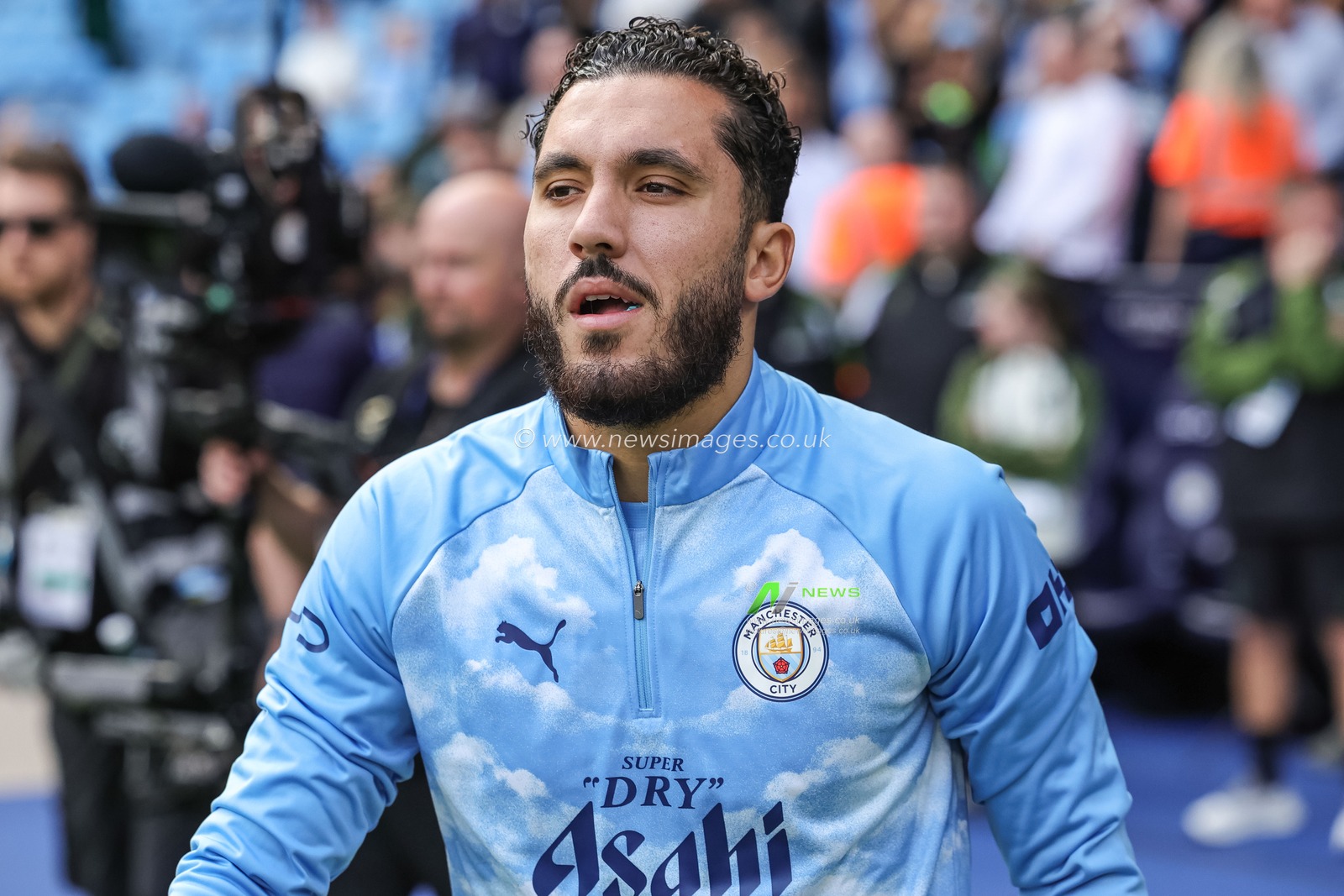 Rayan Cherki of Manchester City in the pregame warmup session during the Premier League match Manchester City vs Coventry City at Etihad Stadium, Manchester, United Kingdom on 05 September 2026

(Photo by Mark Cosgrove/News Images)